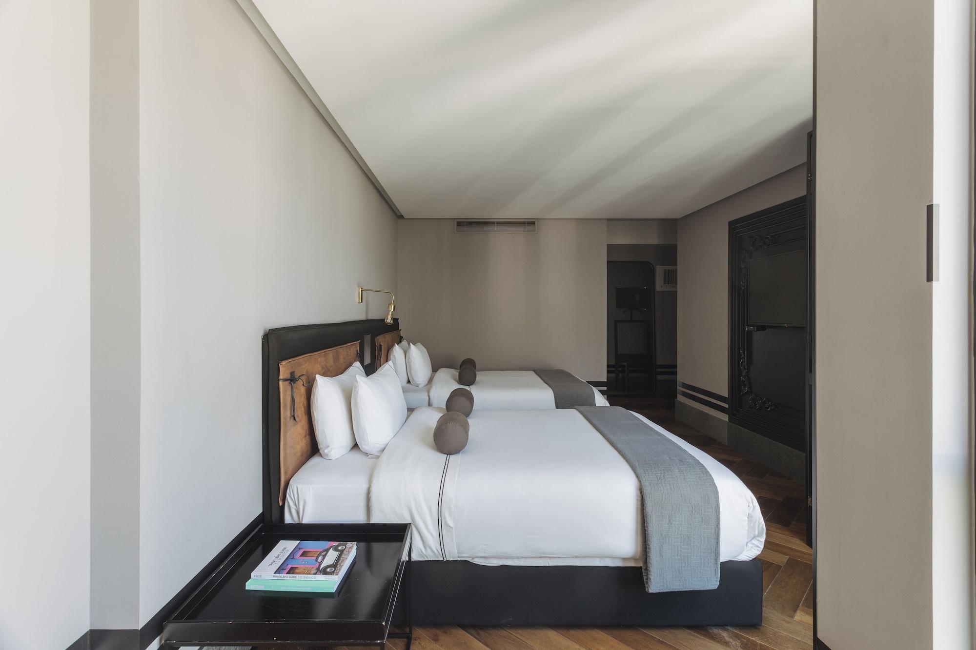 The Wild Oscar Hotel