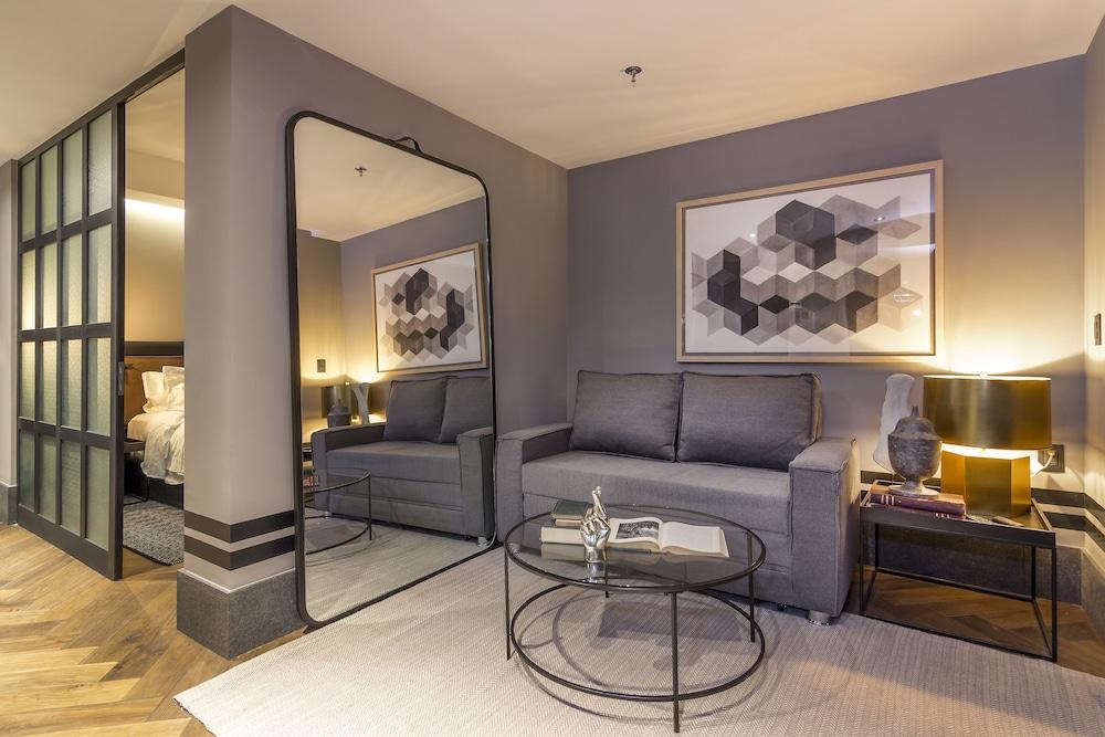 The Wild Oscar Hotel 5*