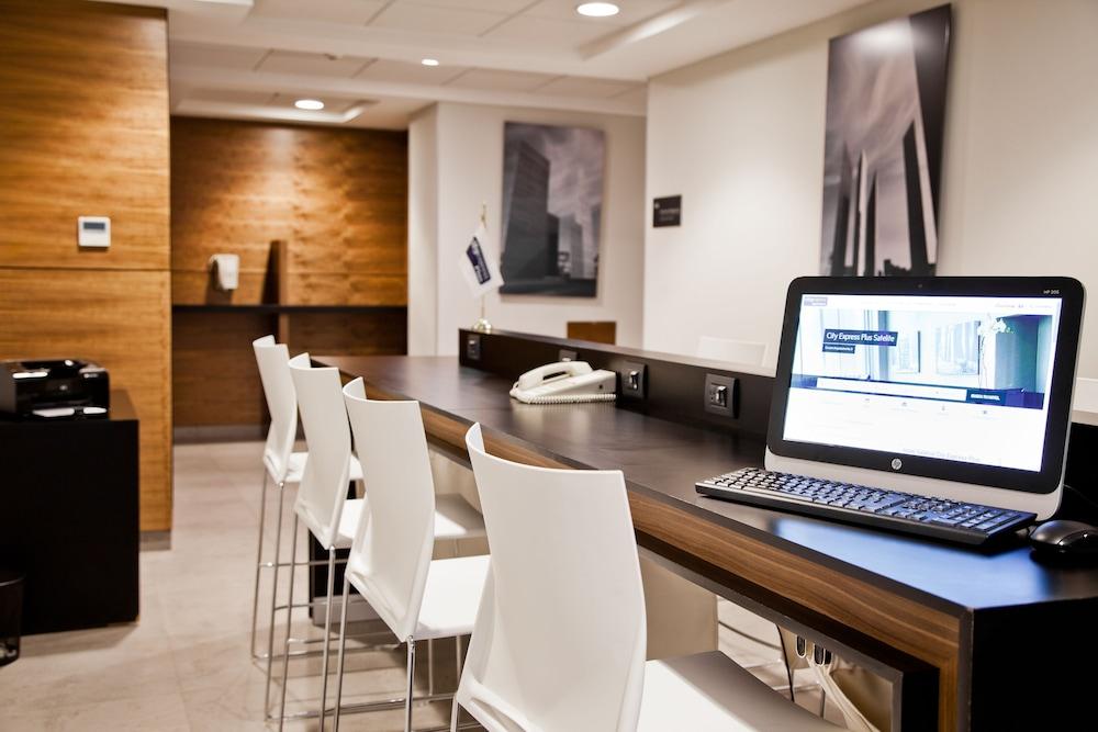 Hotel Express Mexico Satelite By Ihg