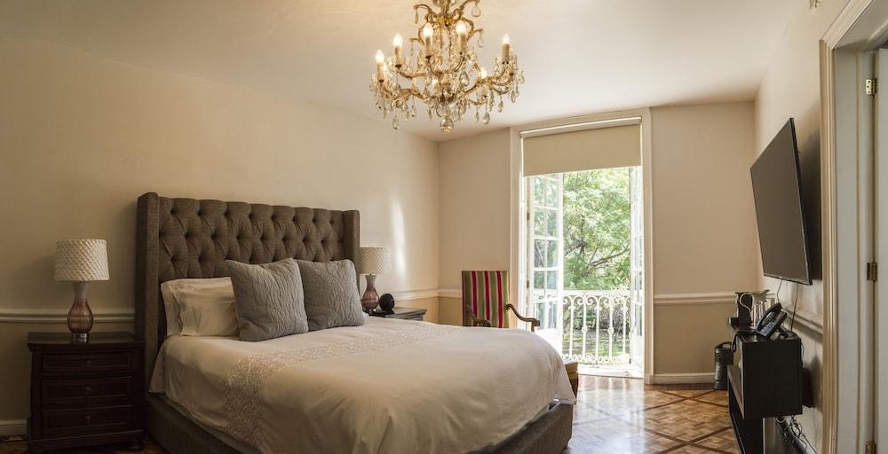 Mansion Papilio Bed & Breakfast