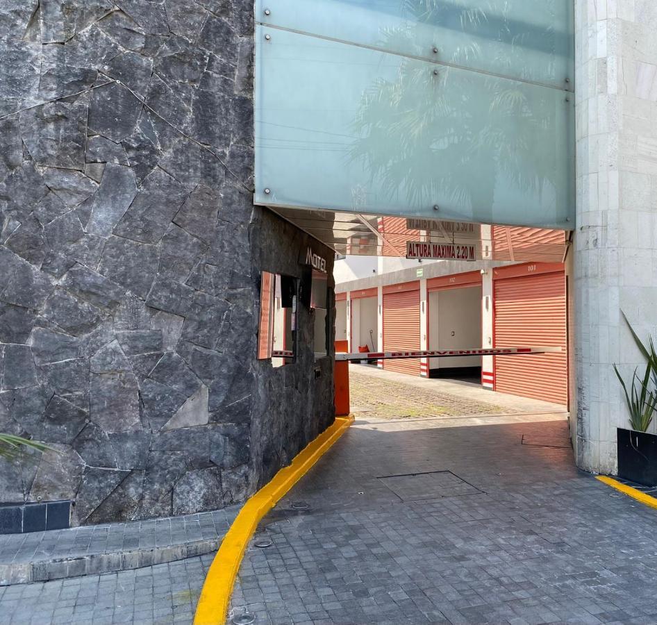 M Elite Rojo Hotel 3*