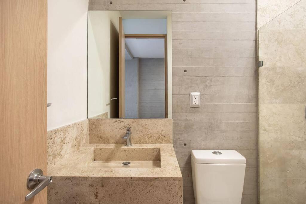 La Condesa Extraordinario Depa 8 Personas De Dos Pisos Y Terraza Con Descuento A Partir De La 3a Noche México DF