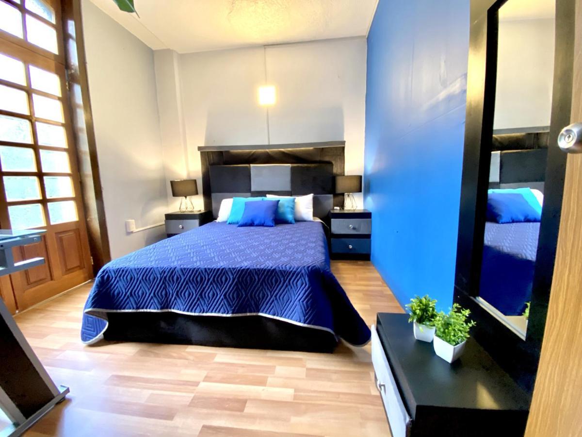 Hostal Roomies Cibeles