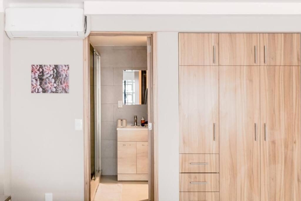 101 Lovely 2bdrm 2bath Ac Rooftop *