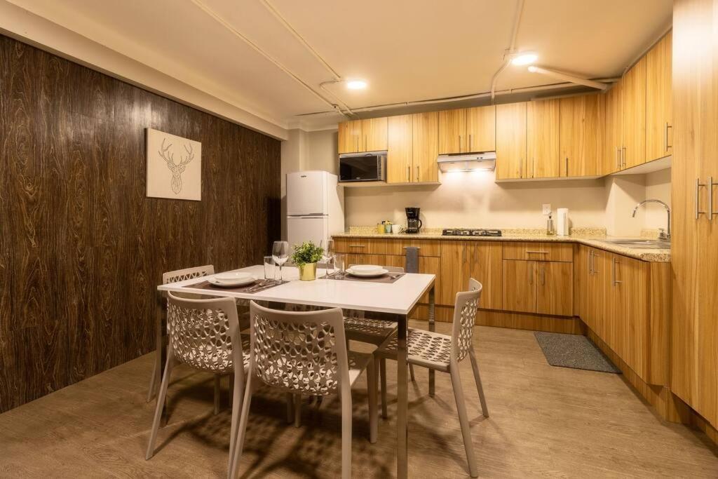 101 Lovely 2bdrm 2bath Ac Rooftop Сasa de vacaciones *
