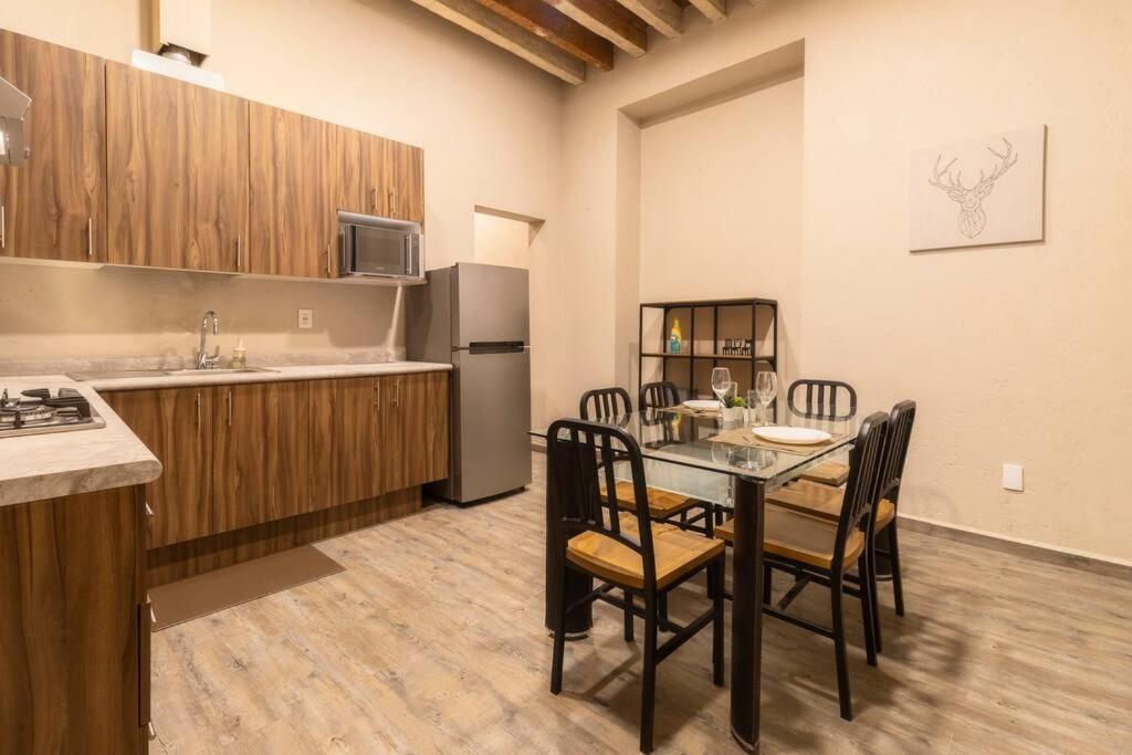 Сasa de vacaciones 105 Centrico Zocalo 2bdrm 2bath Ac Rooftop