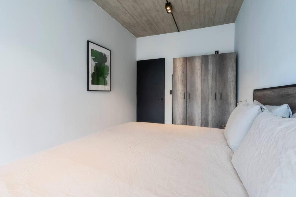 P301 2bdrm 2bath Ac Private Balcony Rooftop Apartment