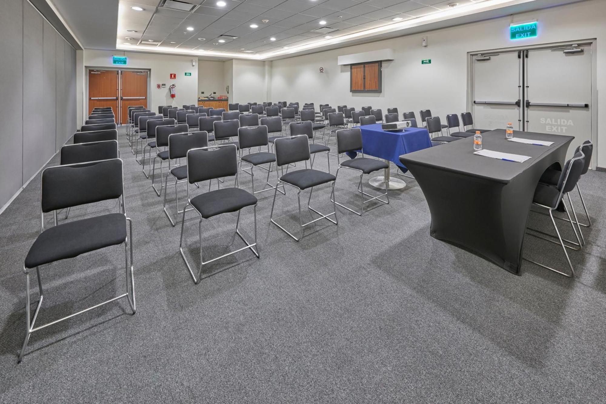 Hotel Express Cdmx Plaza 4*