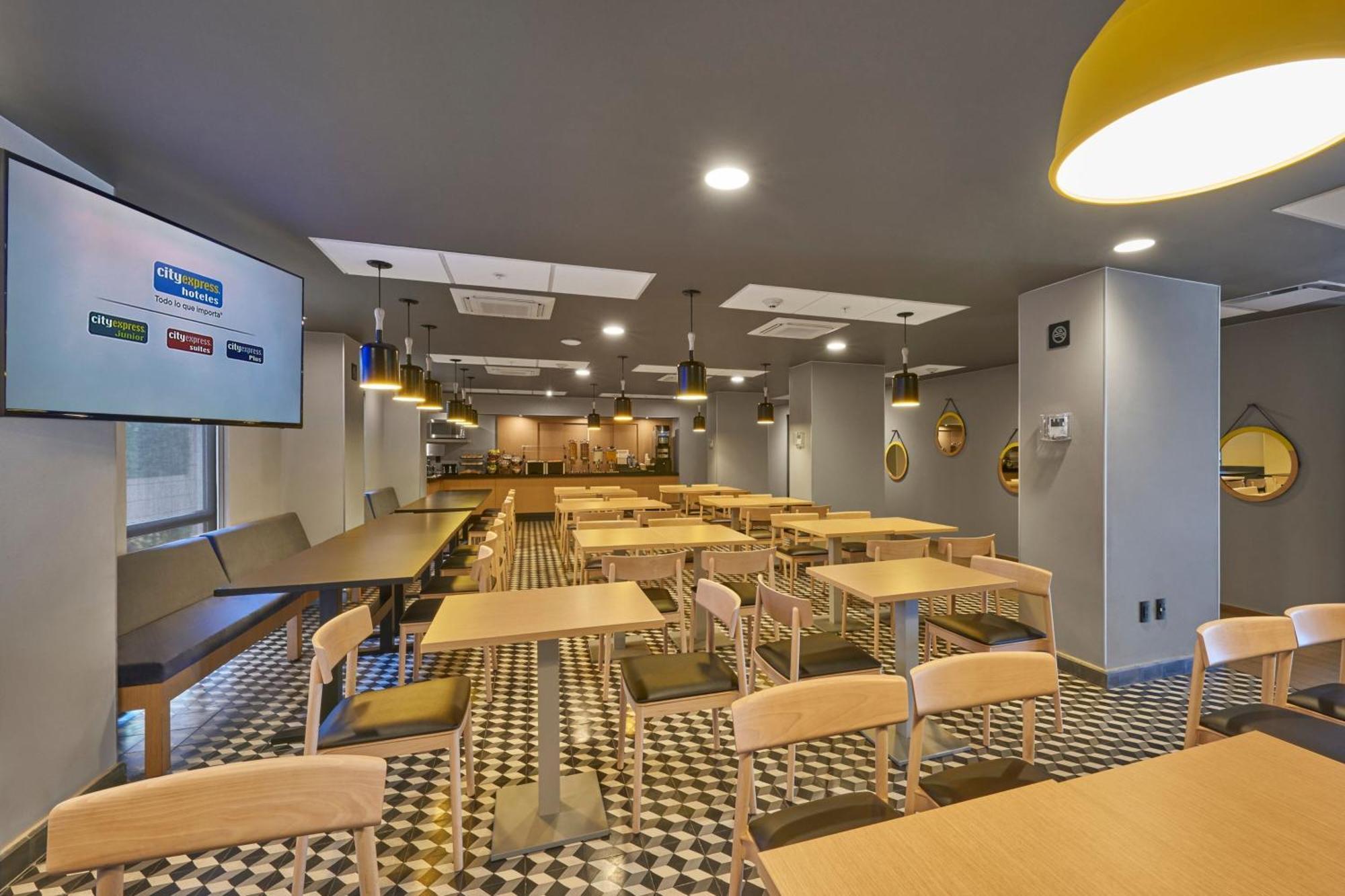 Hotel Express By Marriott Ciudad De Periferico Sur Tlalpan Mexico City