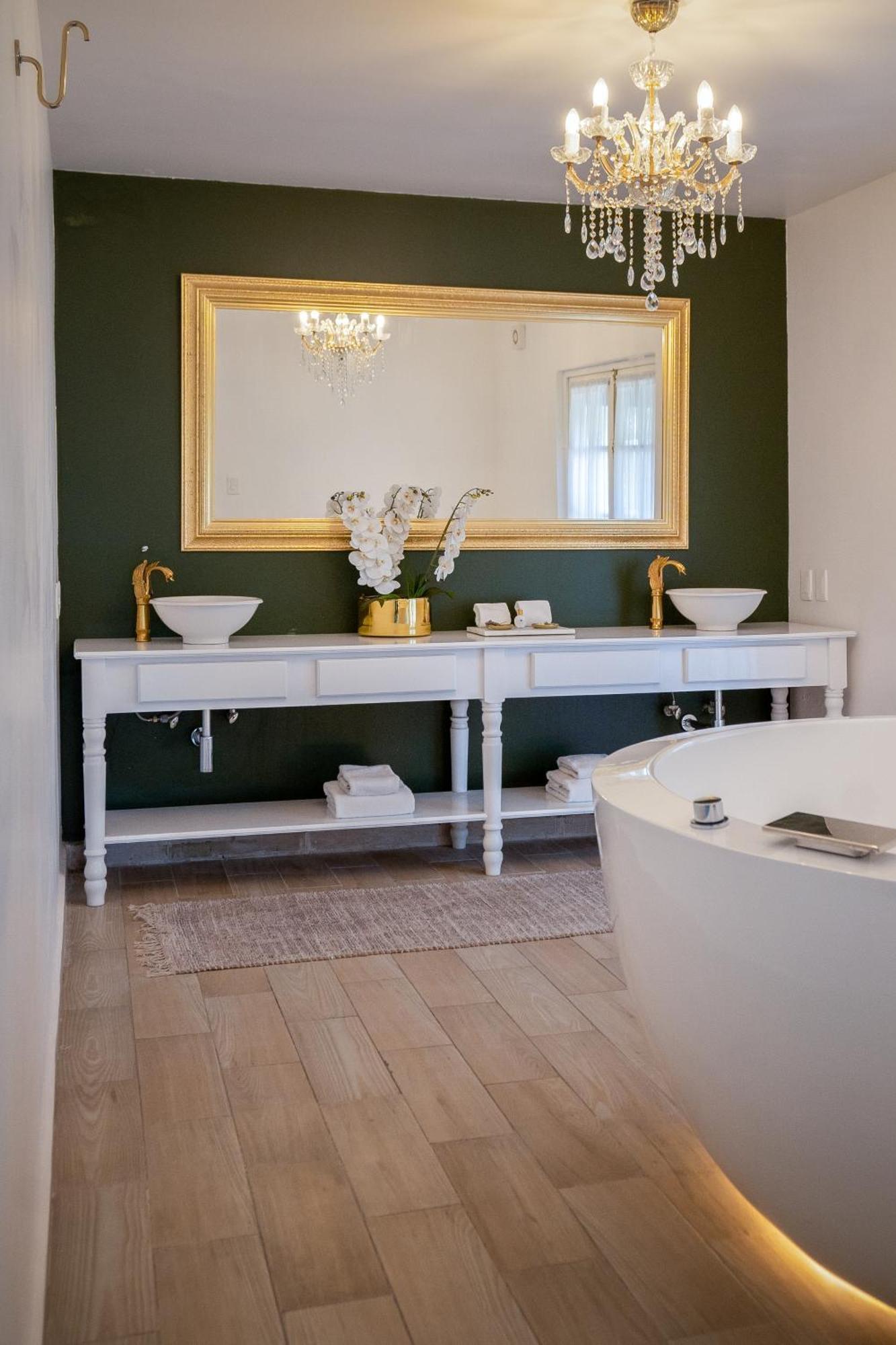 Mansion Papilio Bed & Breakfast