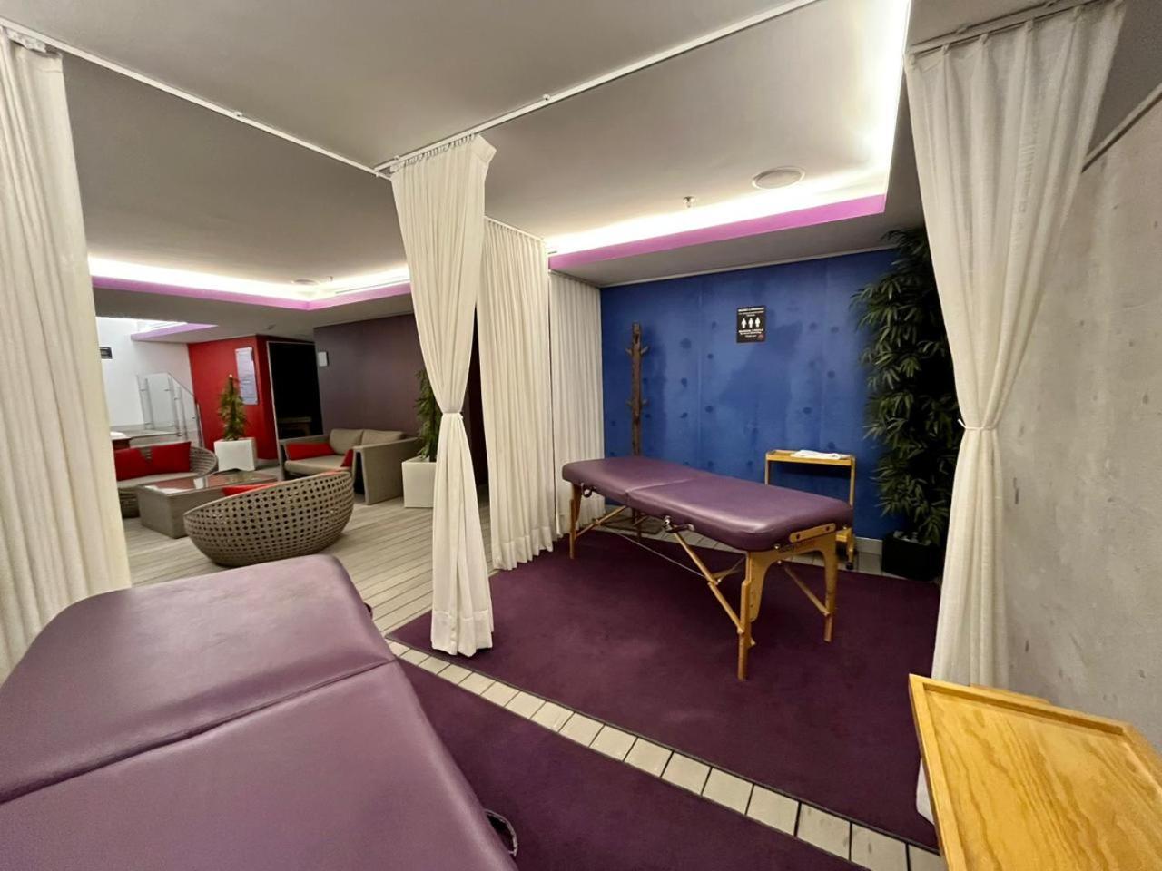 Hotel Campos Eliseos