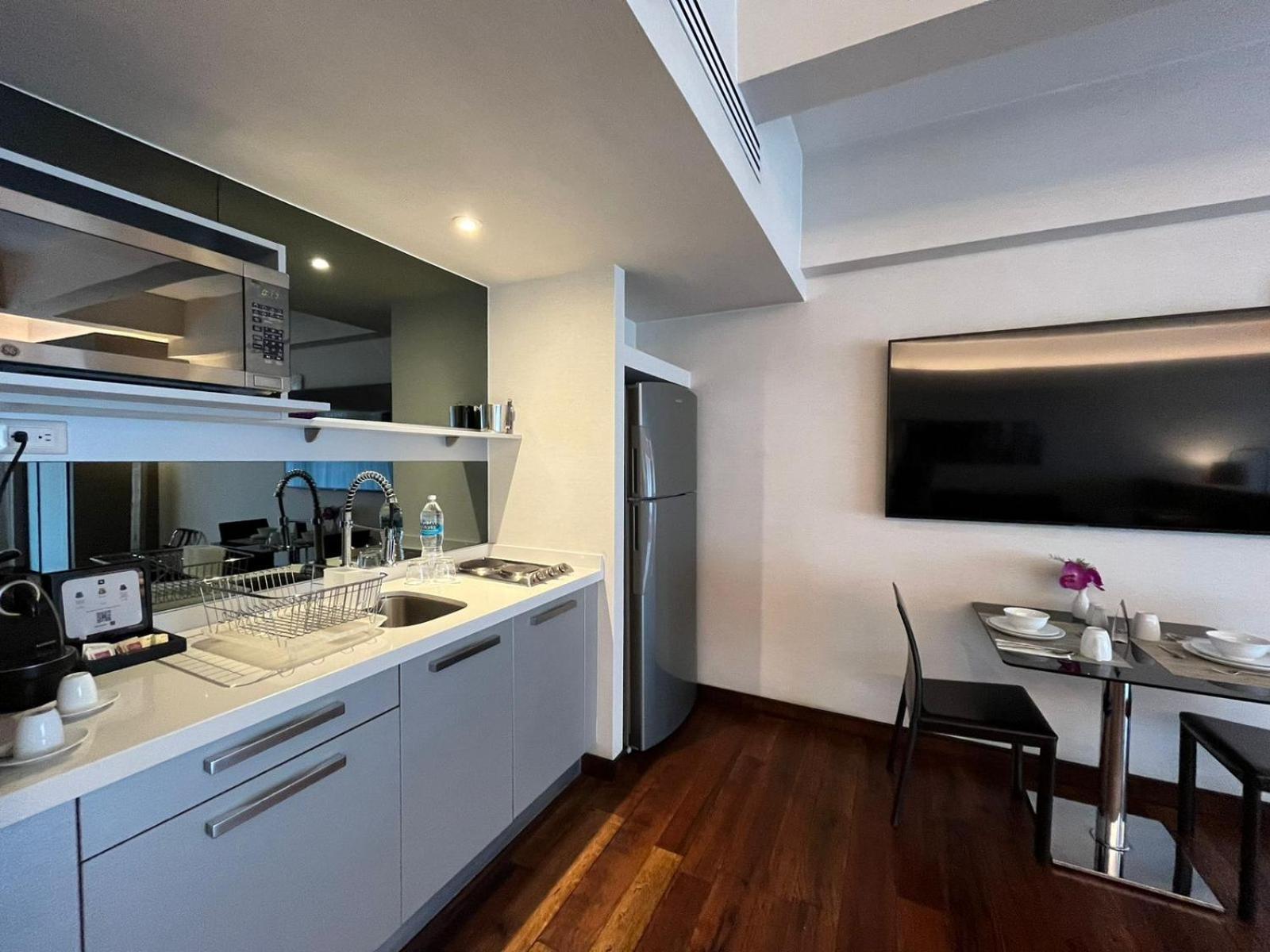 Campos Eliseos 5*