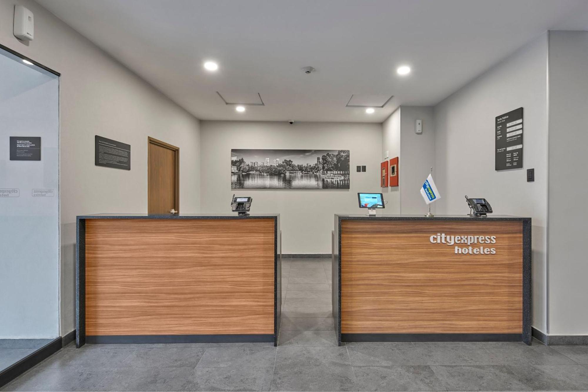 Express By Marriott Ciudad De Tlalpan Hotel Mexico City