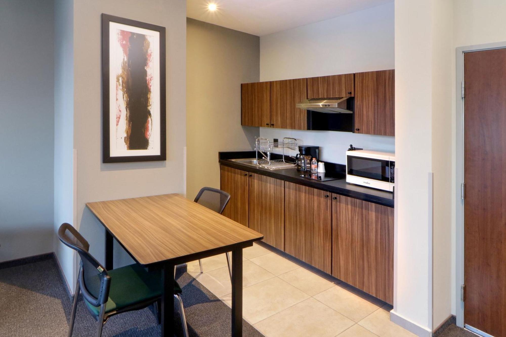 Aparthotel Express By Marriott Ciudad De Santa Fe Mexico City