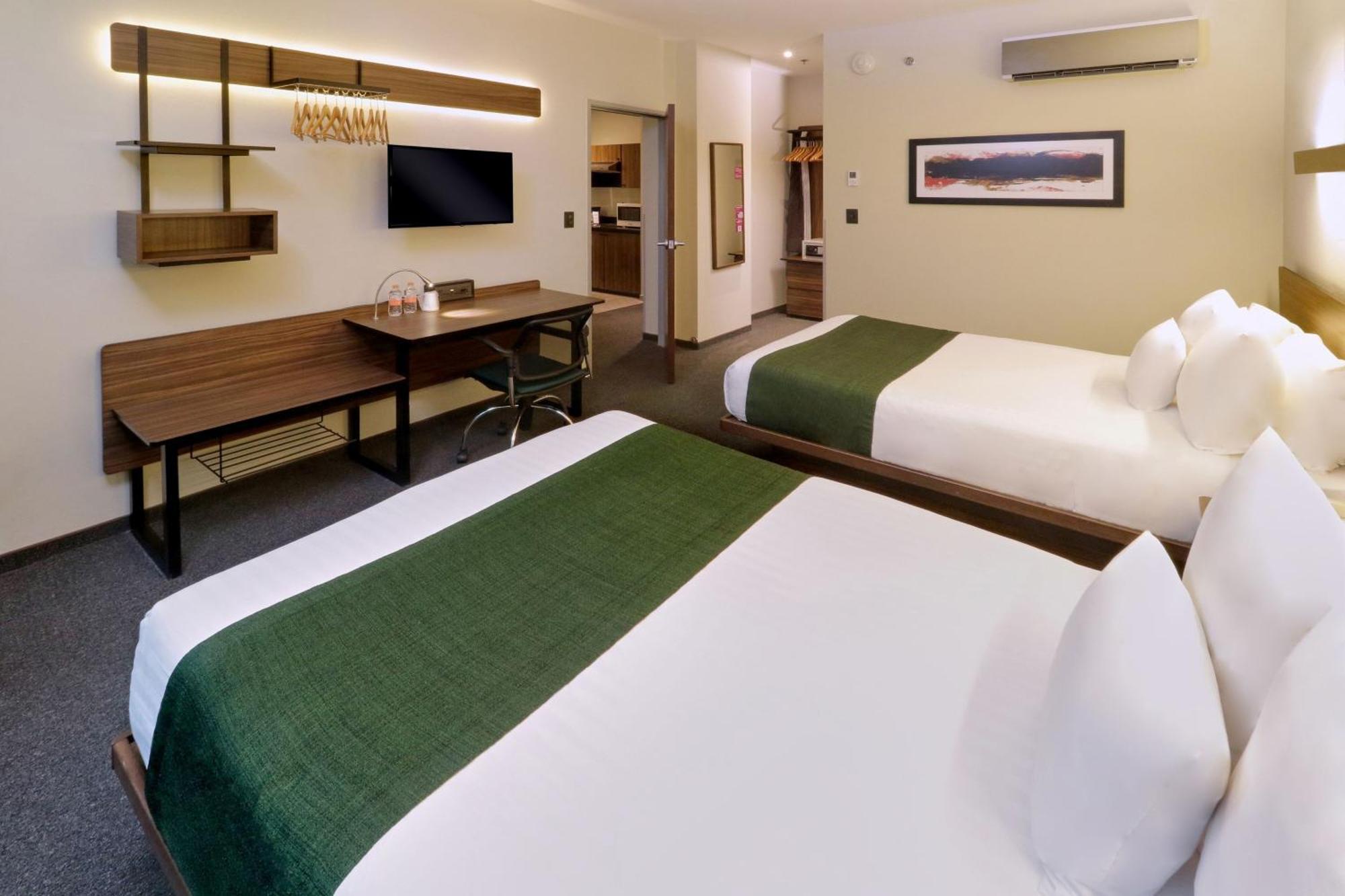 Express By Marriott Ciudad De Santa Fe Aparthotel Mexico City