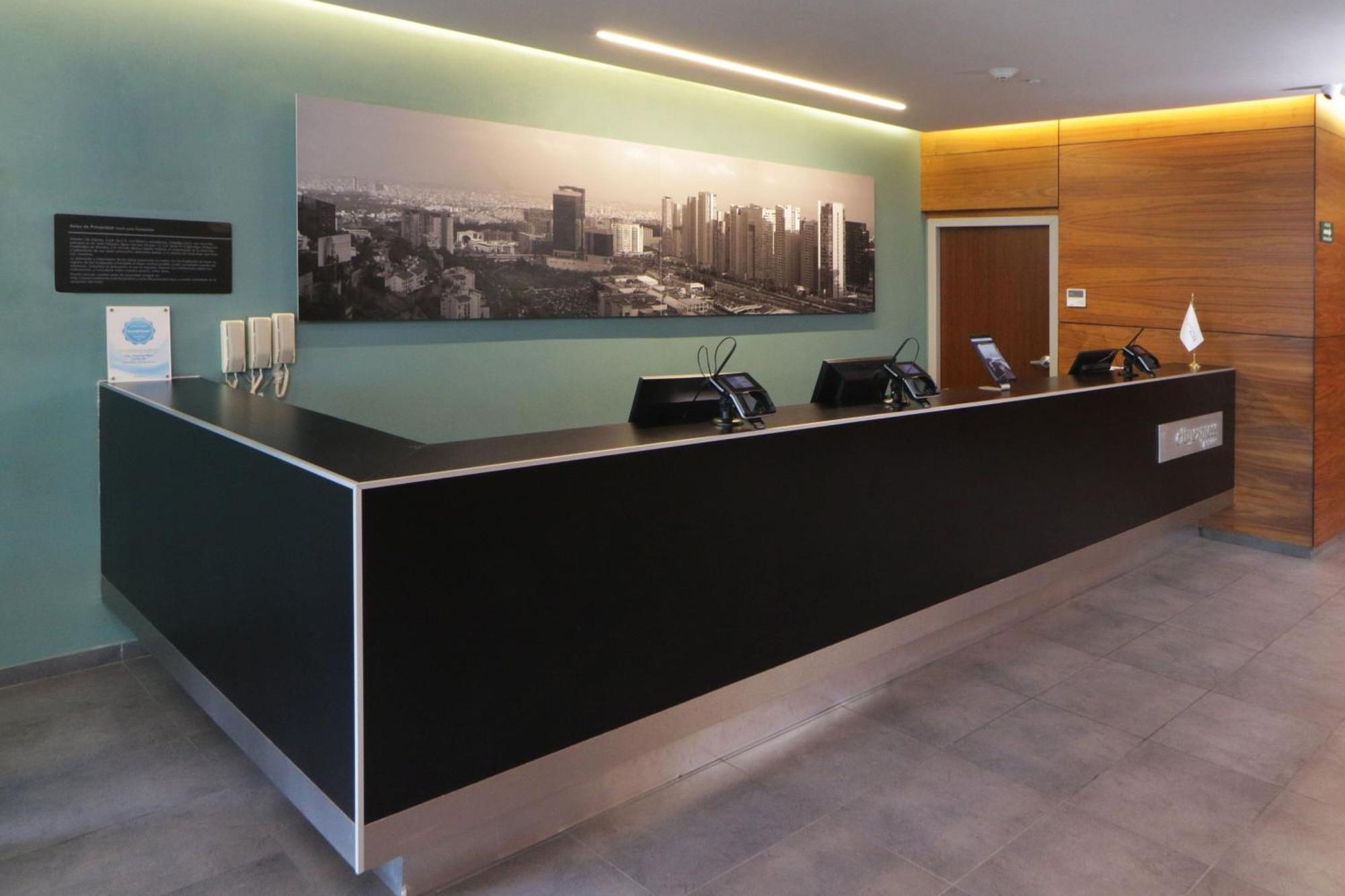 Express By Marriott Ciudad De Santa Fe Aparthotel 4*