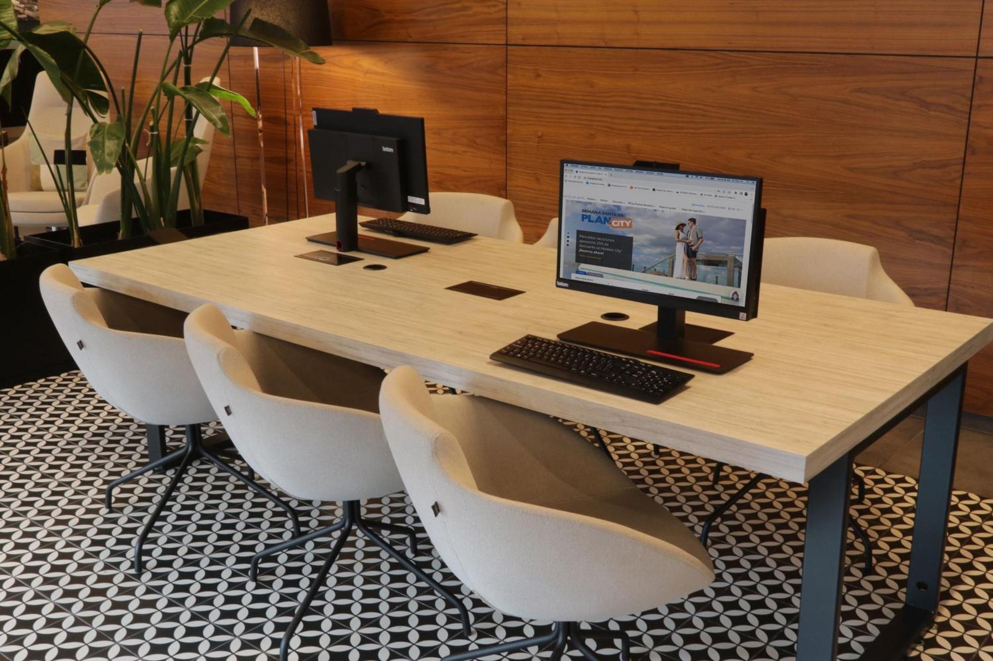 Aparthotel Express By Marriott Ciudad De Santa Fe 4*