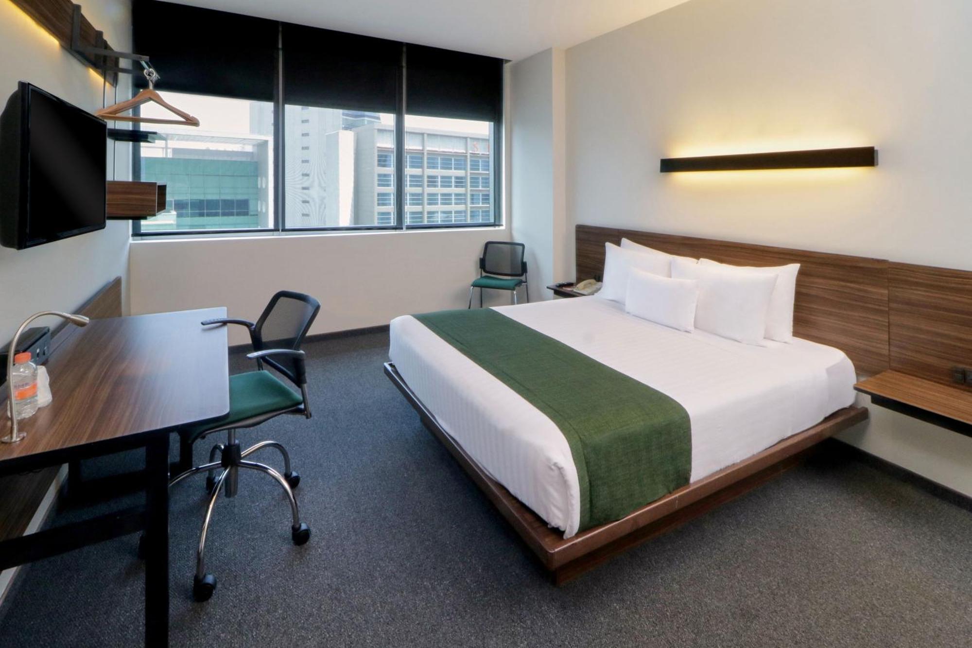 Express By Marriott Ciudad De Santa Fe 4* Mexico City