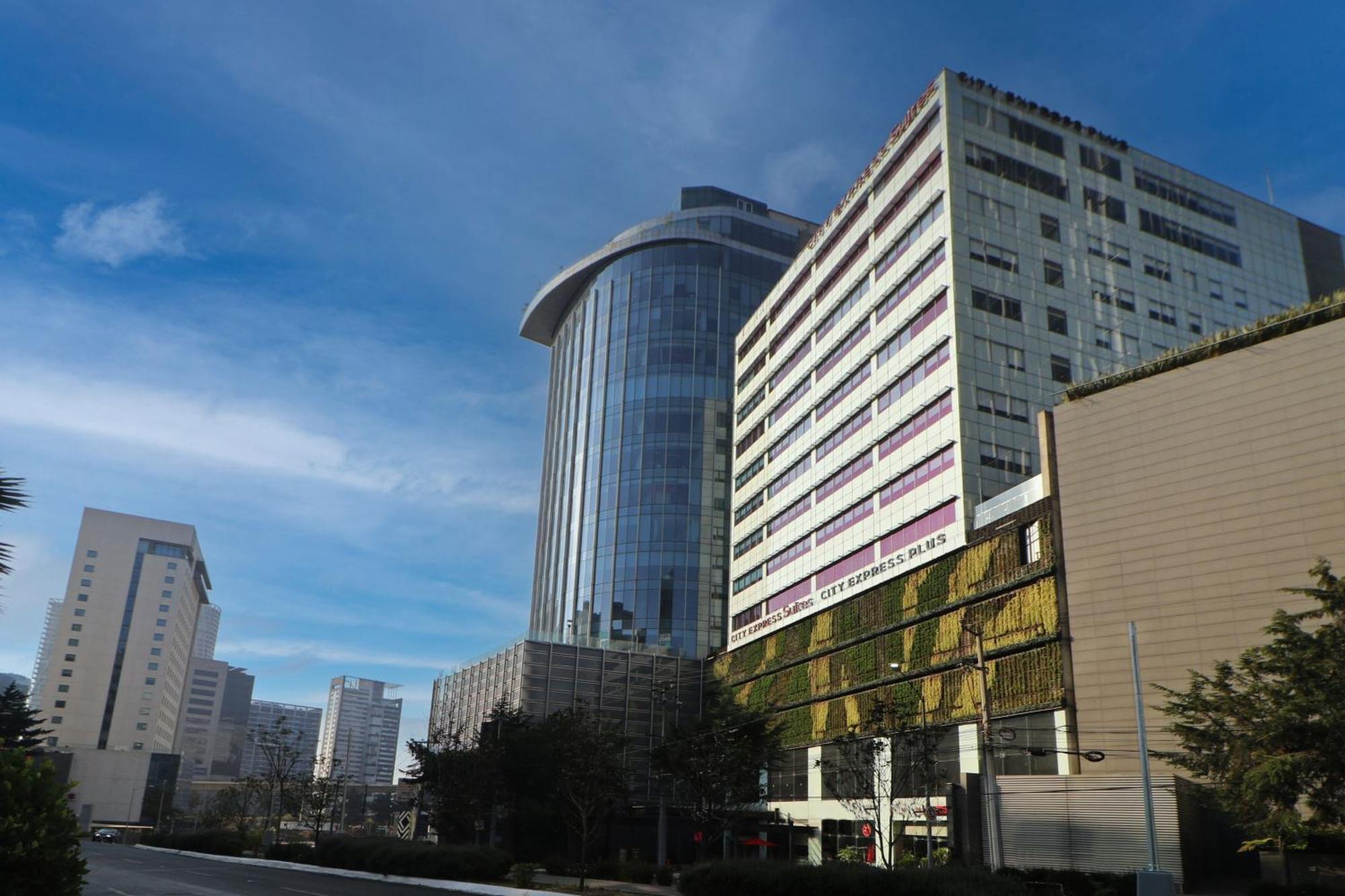 Aparthotel Express By Marriott Ciudad De Santa Fe 4*