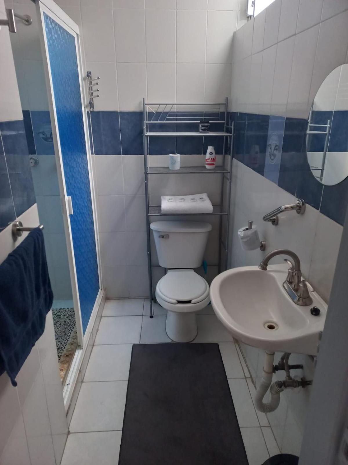 Bonito depto con patio y oficina a 7 minutos caminando AICM Apartamento México DF