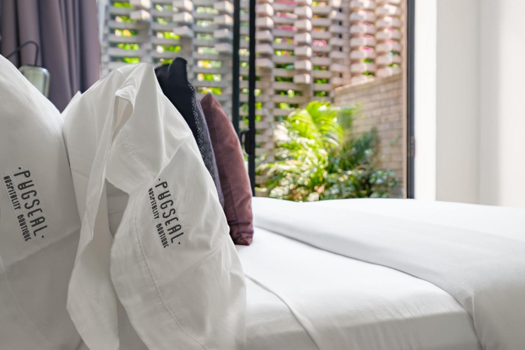 Hotel Pug Seal Polanco Allan Poe Mexico City