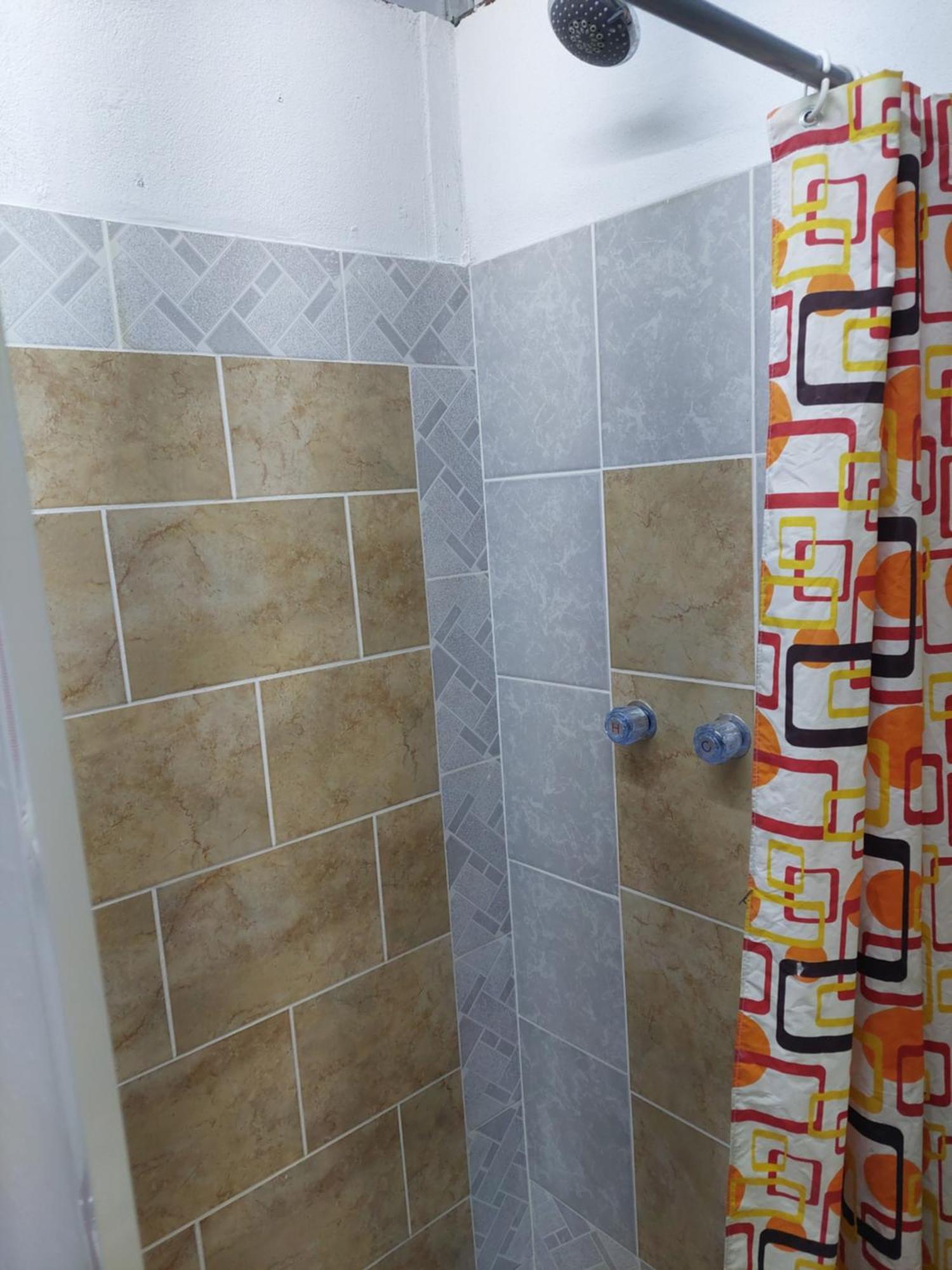 Privada En Casa Compartida, 4 Adultos Habitación en casa particular
