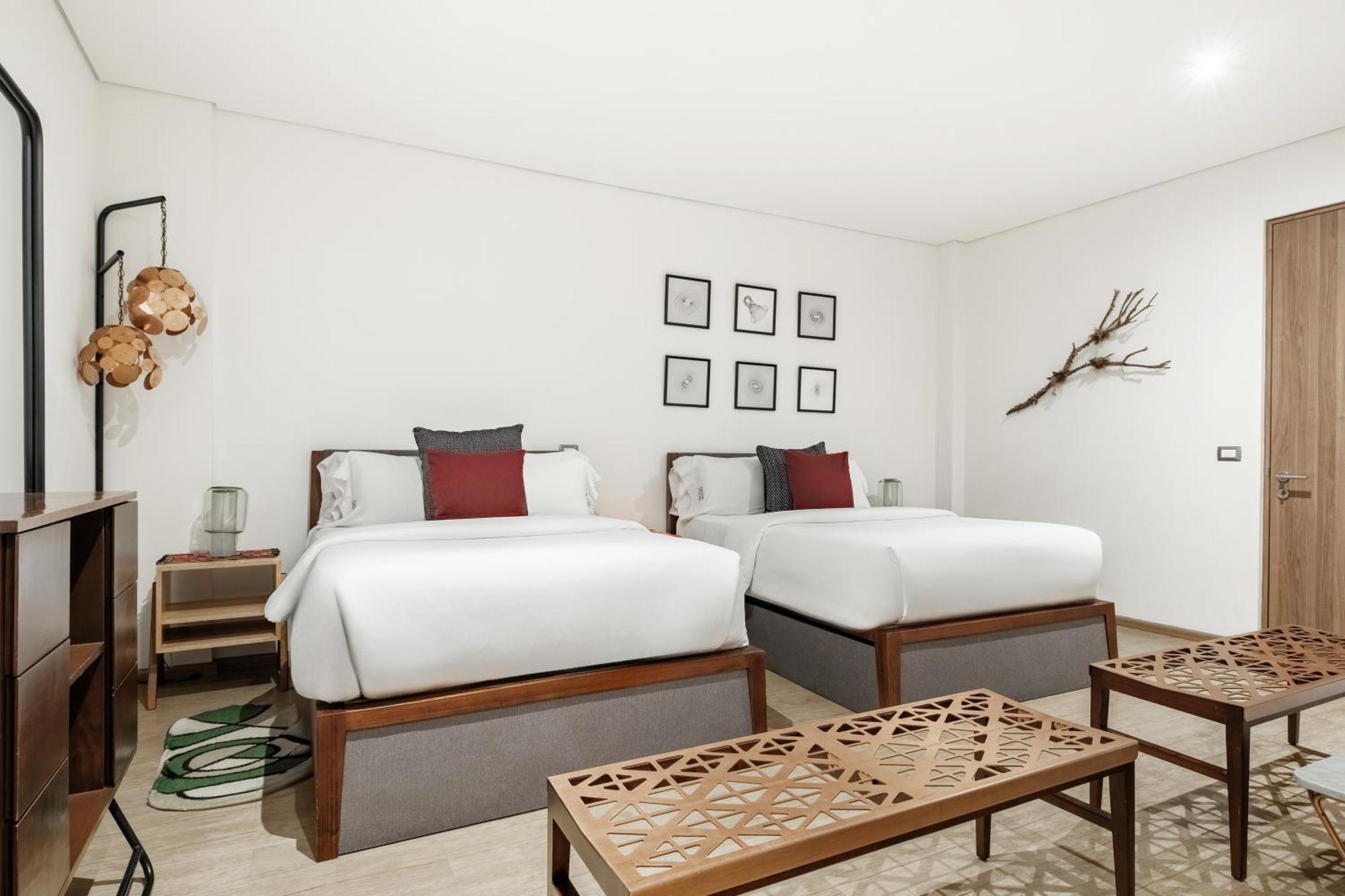 Pug Seal Polanco Allan Poe Hotel