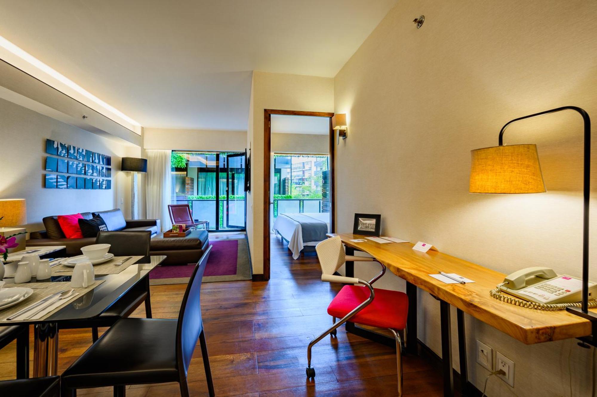 Hotel Campos Eliseos