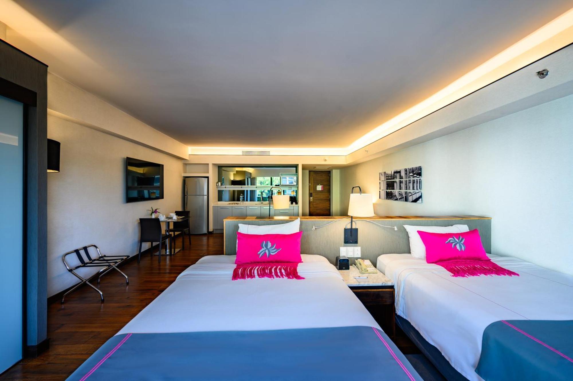 Hotel Campos Eliseos