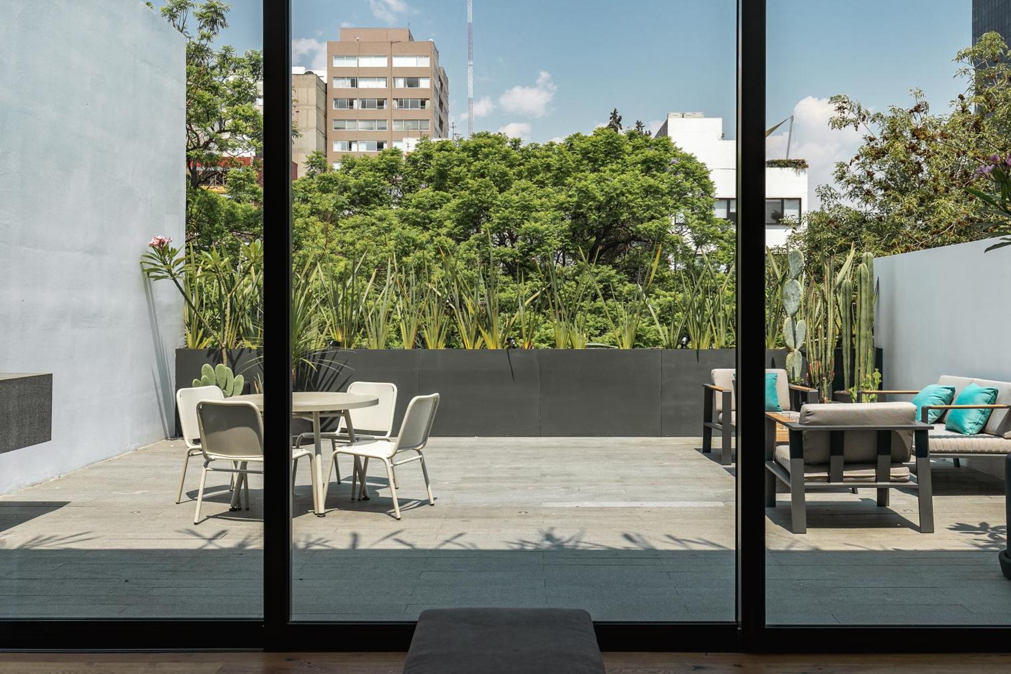 Wynwood House Platon Aparthotel *