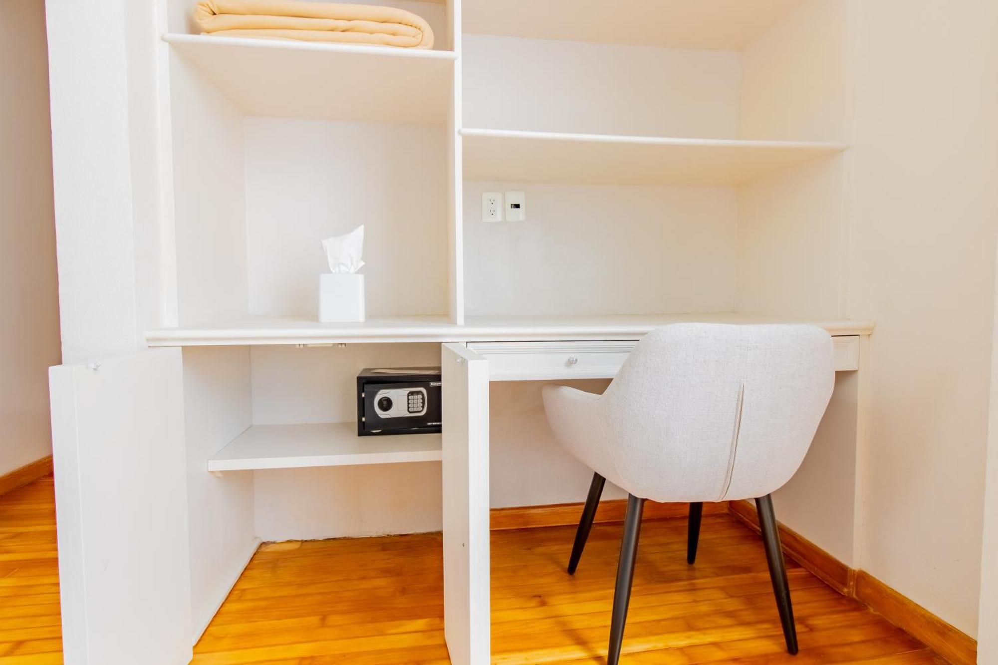 Capitalia - - Juan Racine Apartment Mexico City