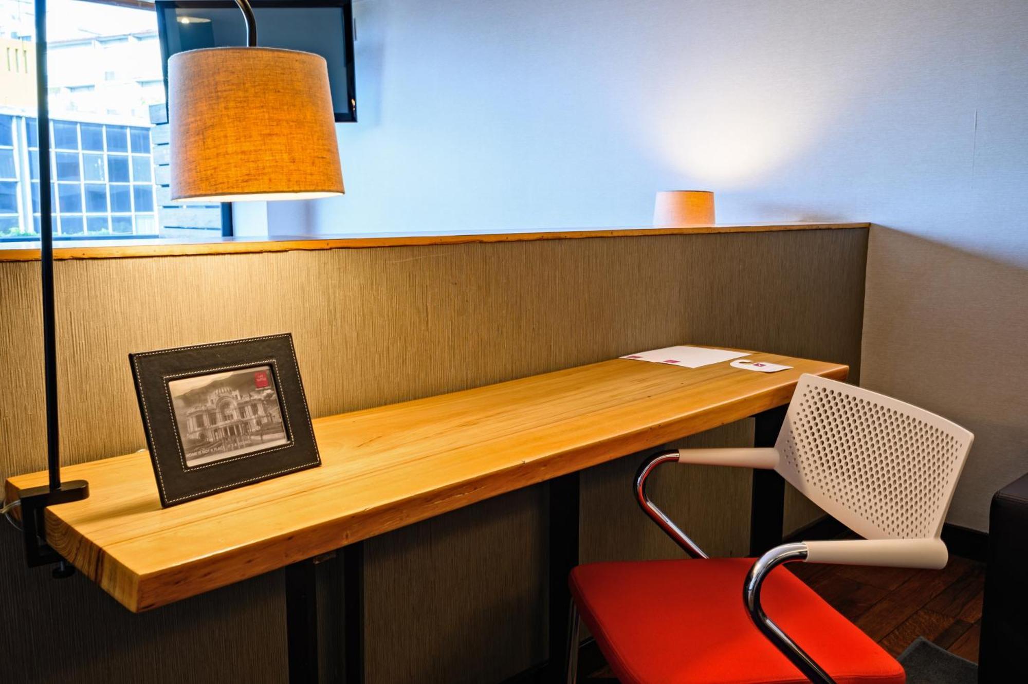 Hotel Campos Eliseos
