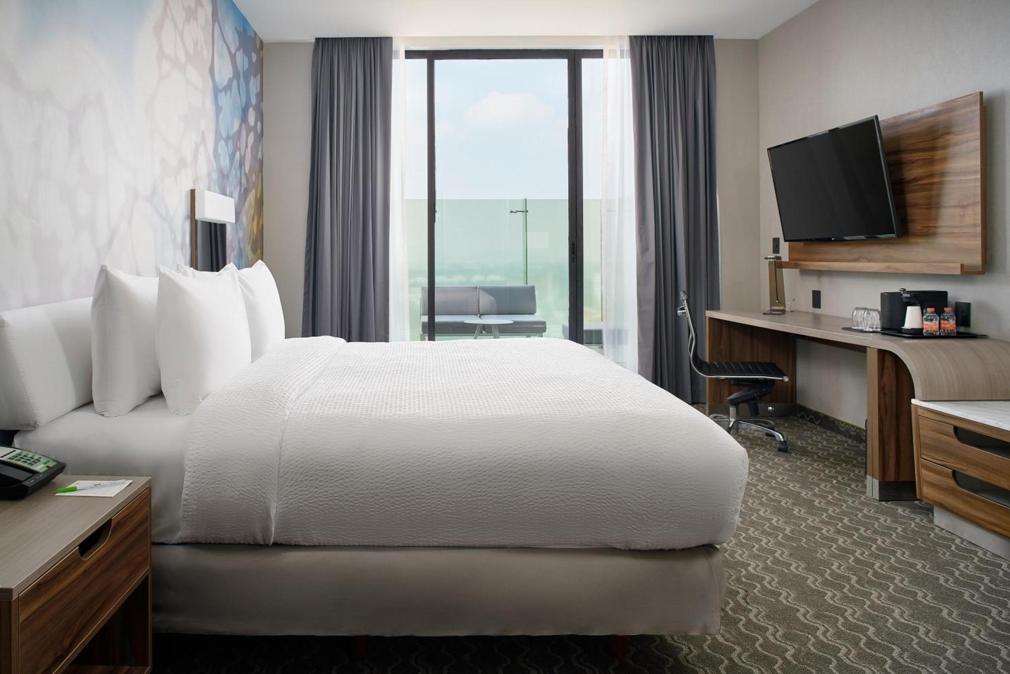 Courtyard By Marriott Mexico Toreo Hotel 4*