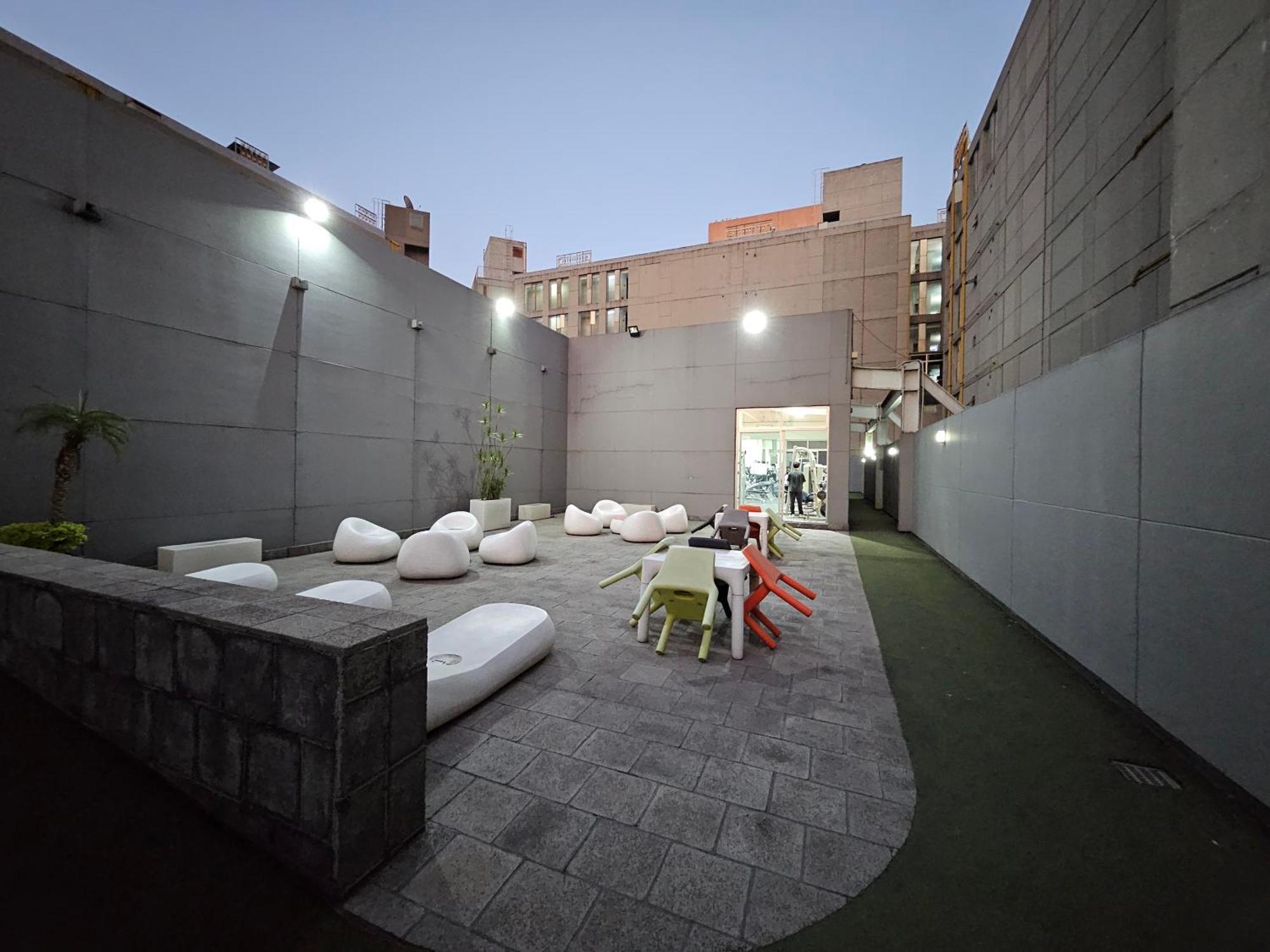 Urban Living Puerta Alameda Bed & Breakfast *