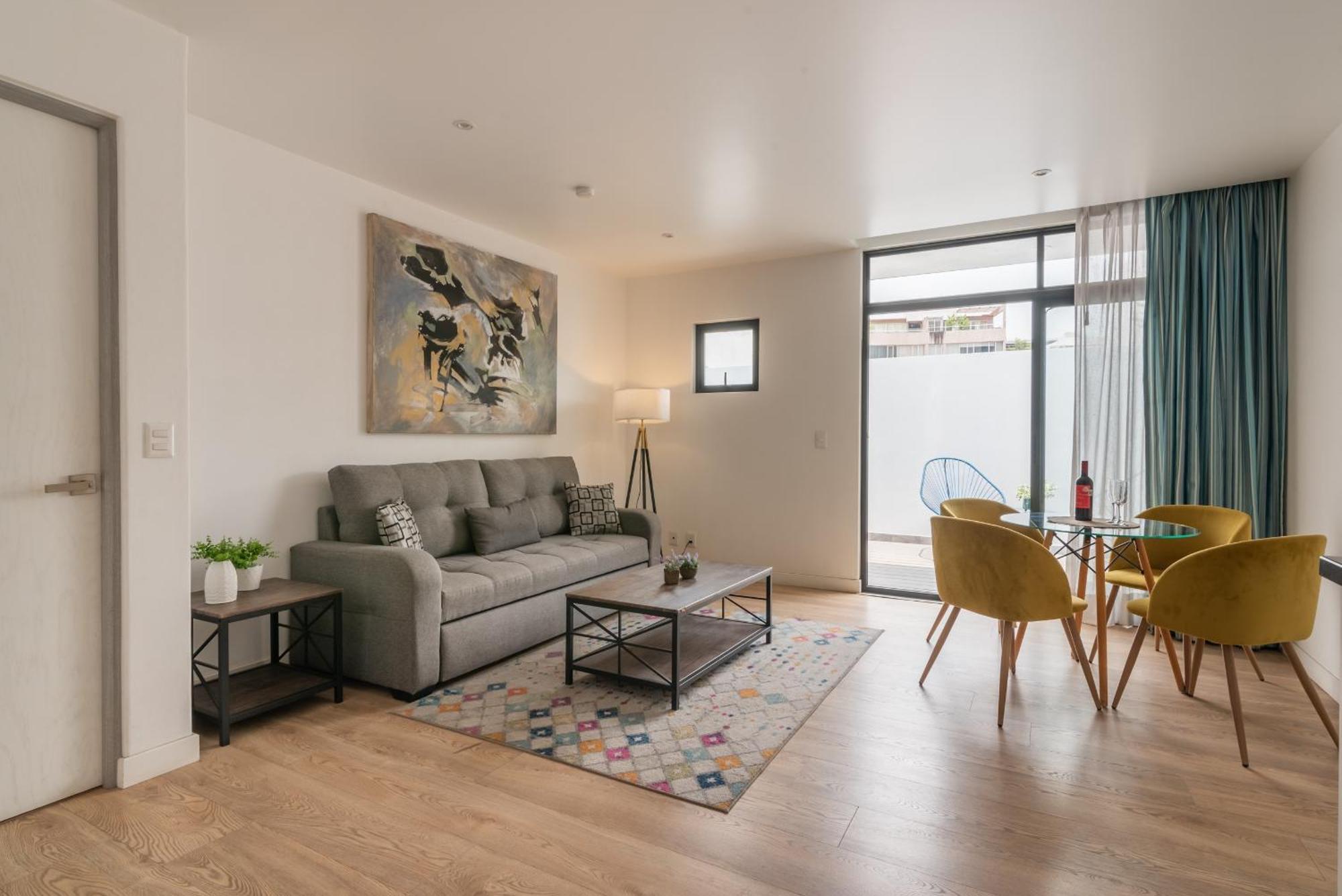 Spacious Urban Retreatwork & Play In México DF