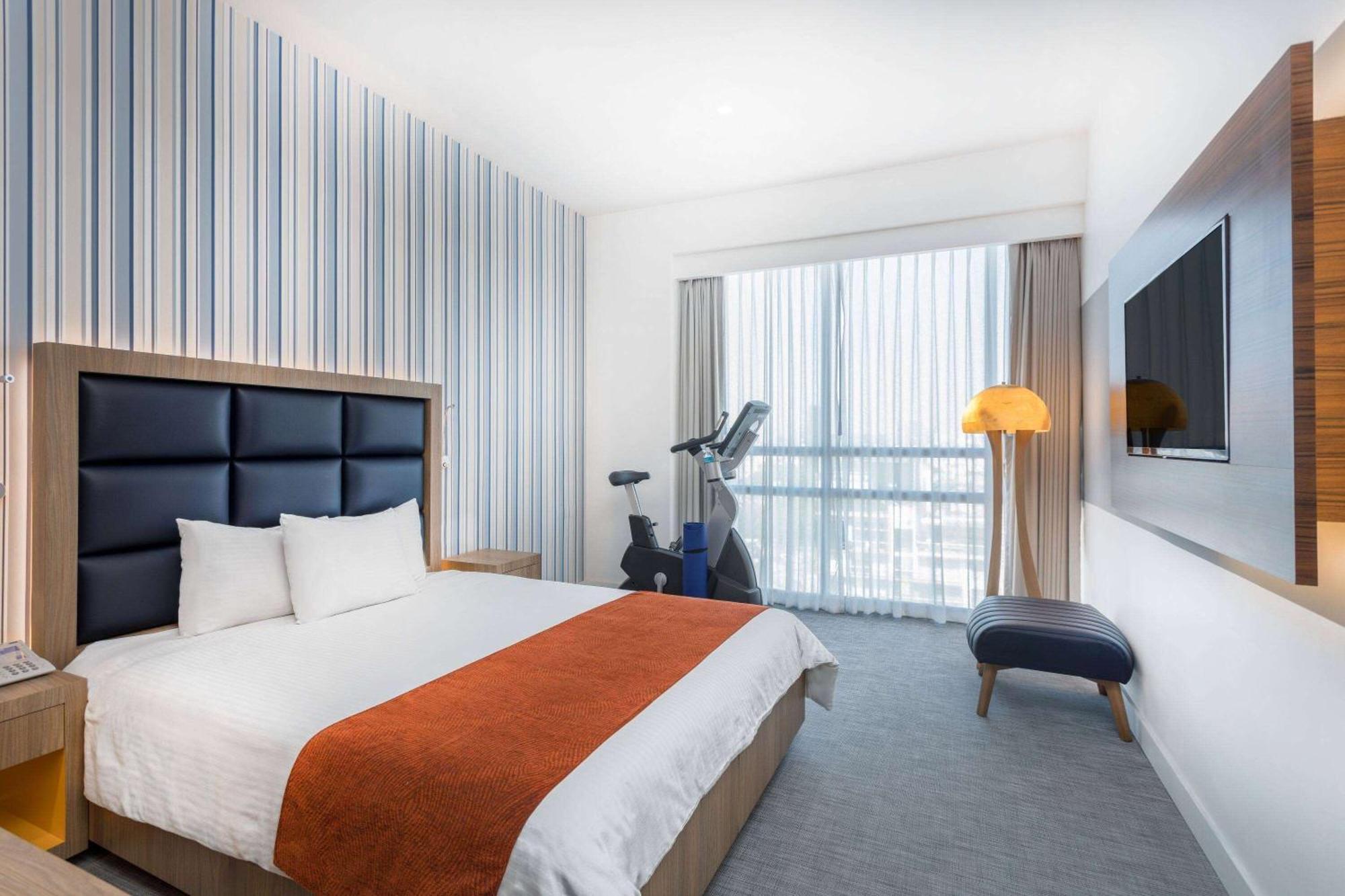 Hotel Tryp By Wyndham Wtc 4*