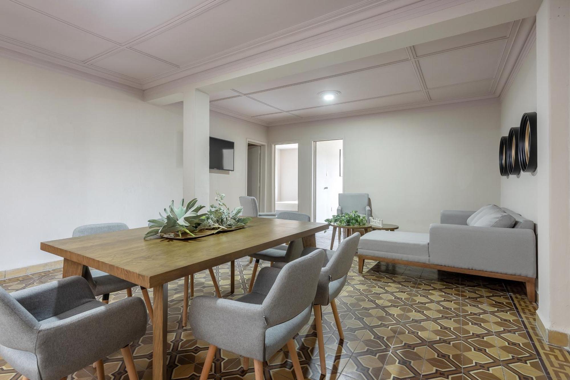 Mexican Oasis - 3br - Laundry Apartment *