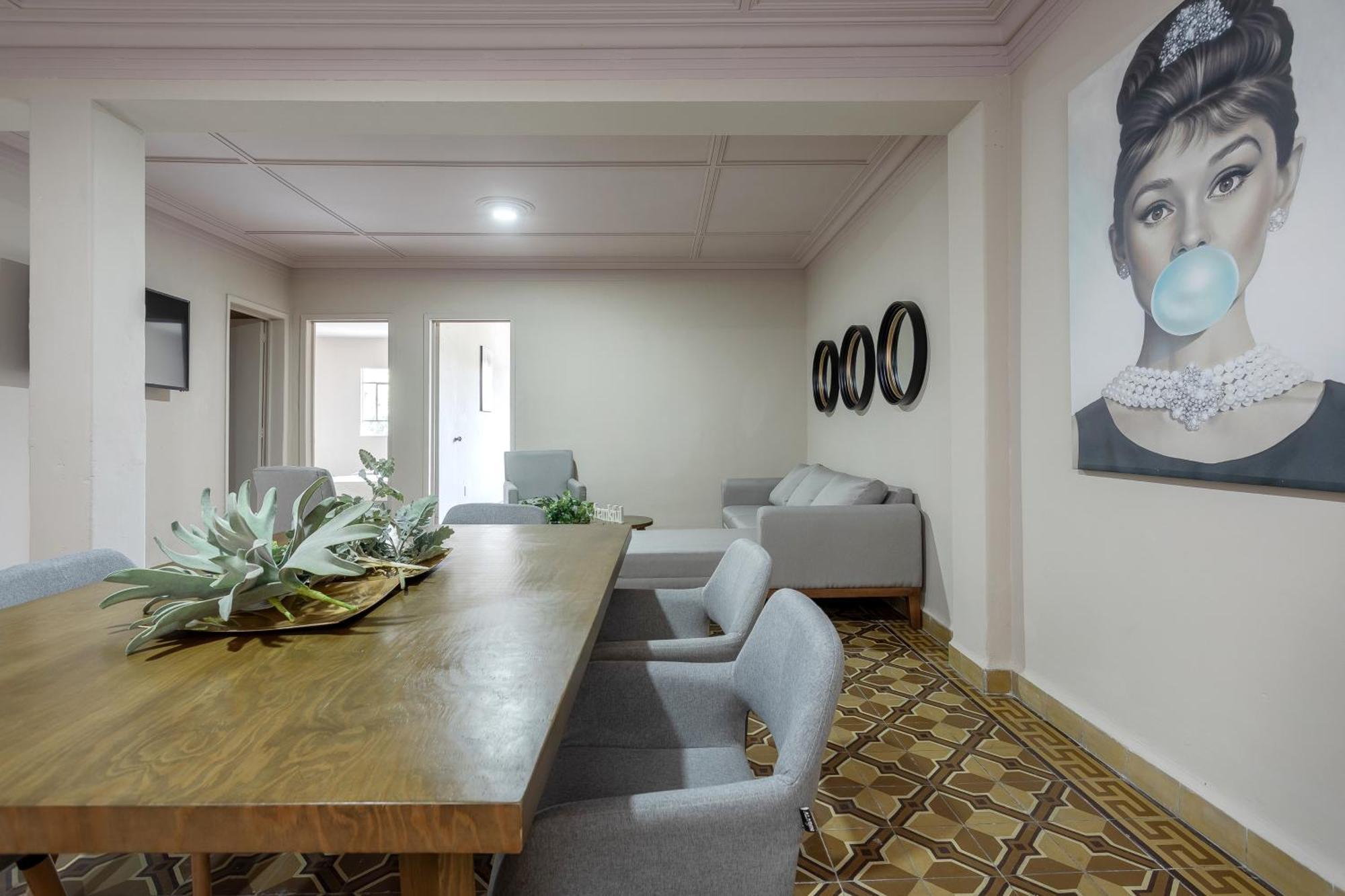 Mexican Oasis - 3br - Laundry Apartment *