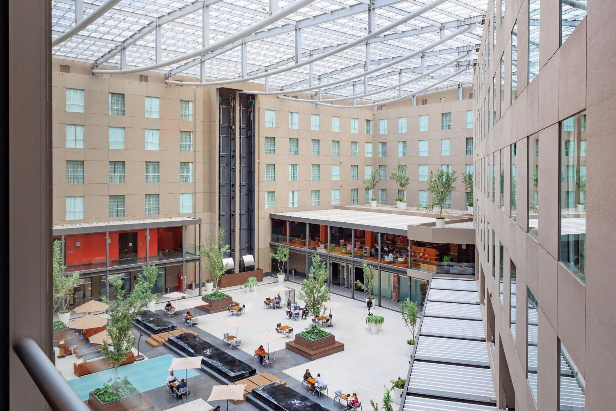 Courtyard By Marriott Mexico Airport