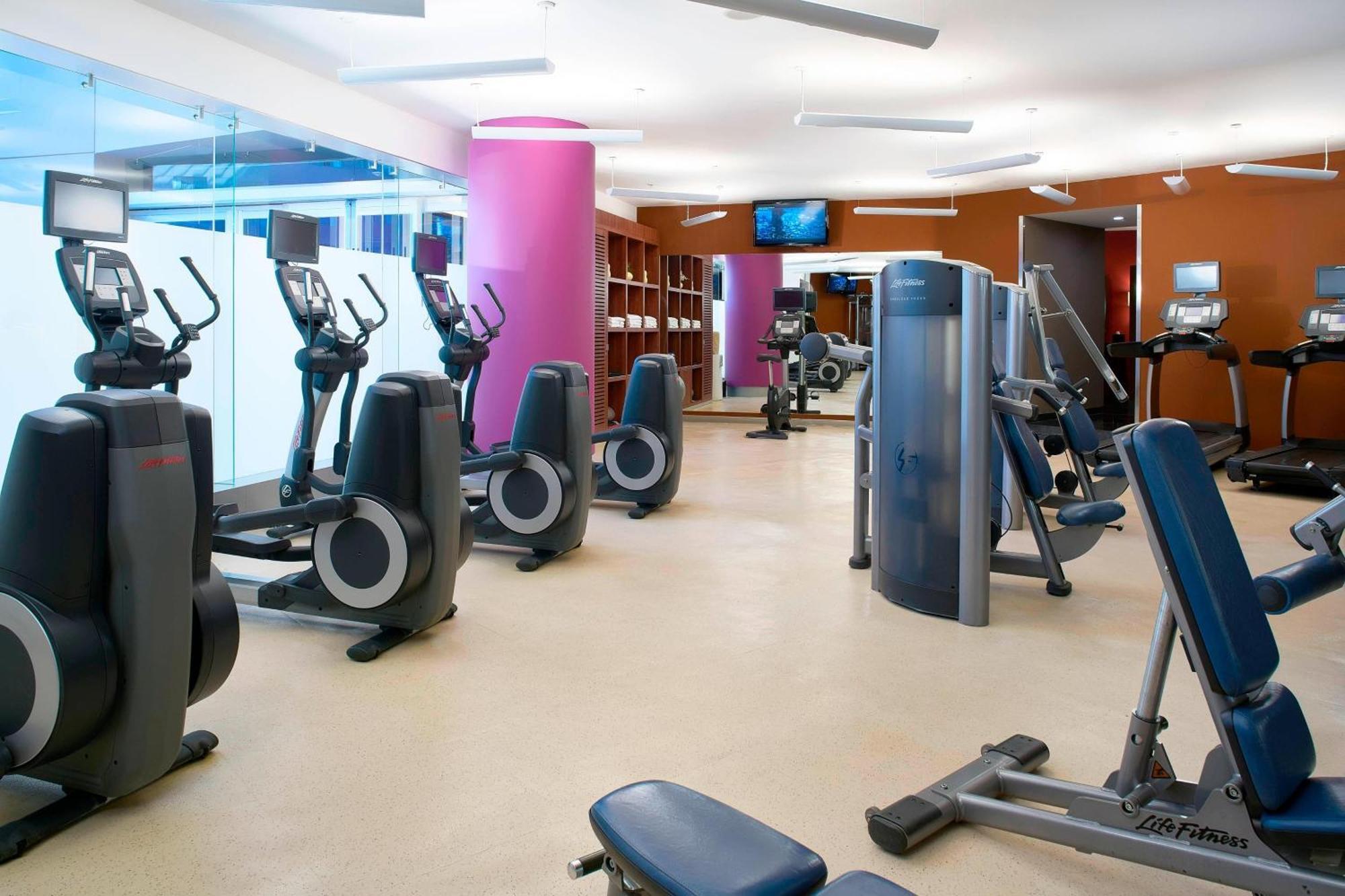 Hotel Courtyard By Marriott Mexico Airport 4*