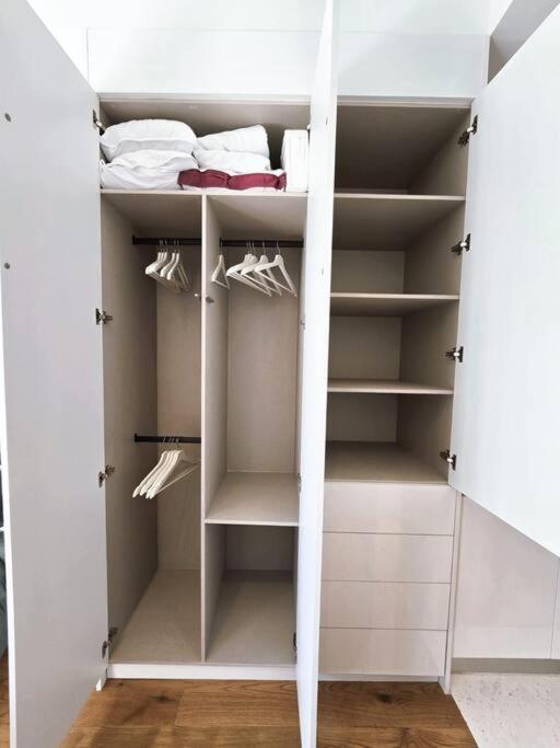 Ultimate Getaway In Luxe Apartamento