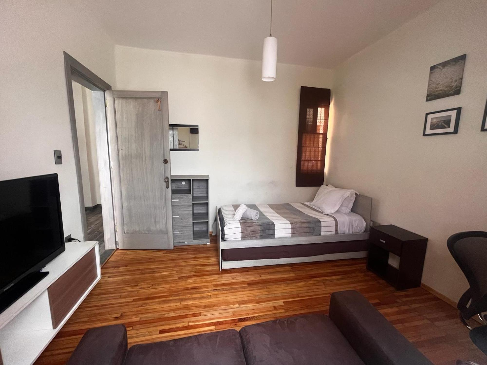 Departamento Remodelado Y Compartido En Roma Sur, Cerca Centro Medico México DF