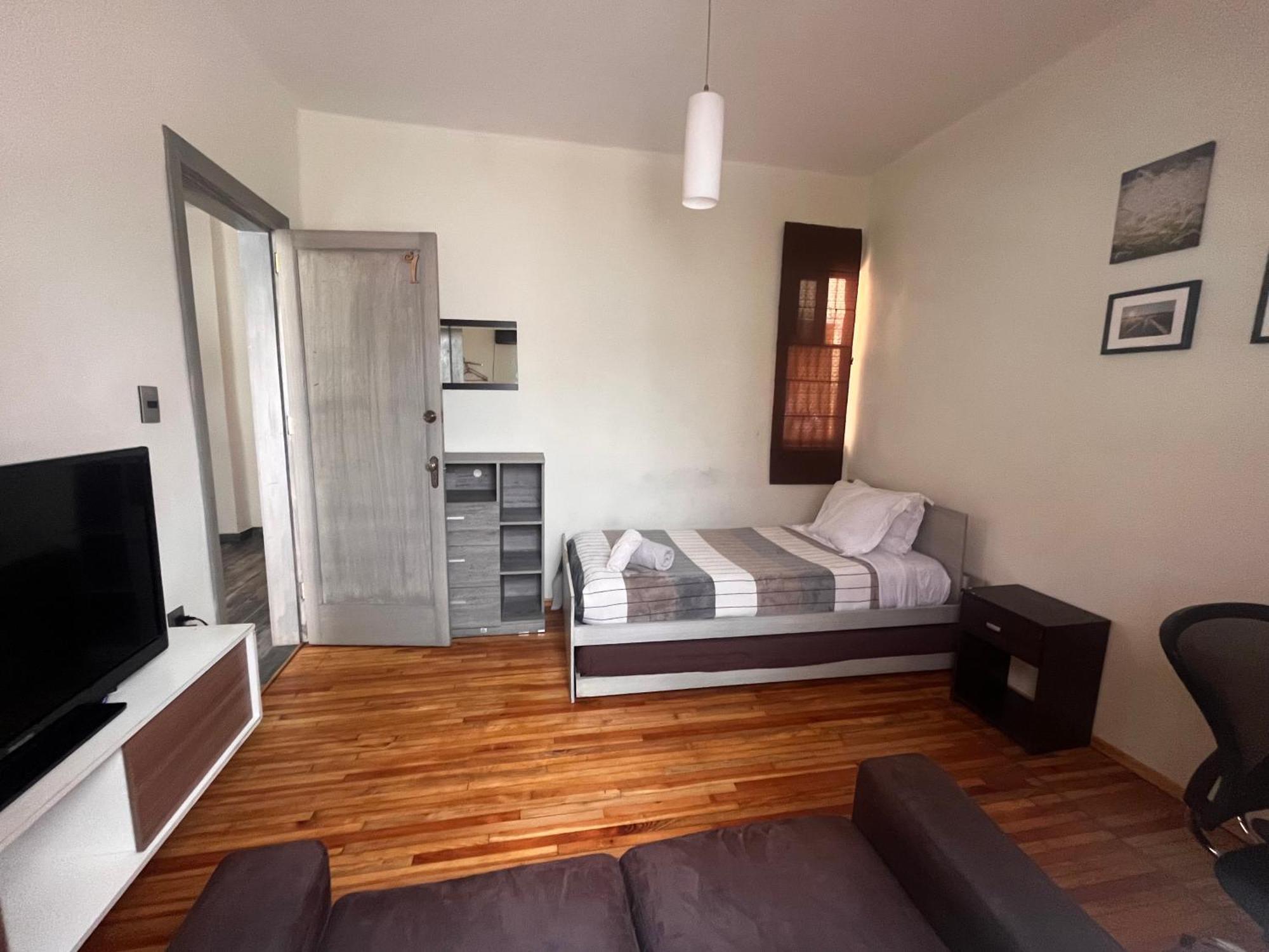 Departamento Remodelado Y Compartido En Roma Sur, Cerca Centro Medico