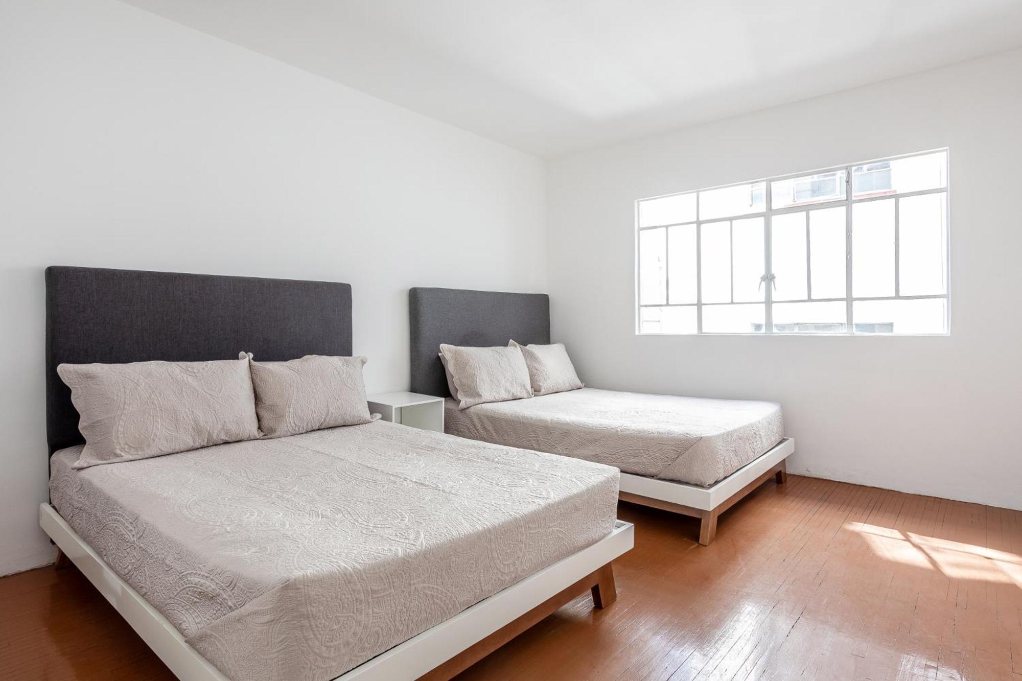 Connected In Roma - 3br- Fast Wifi- Laundry