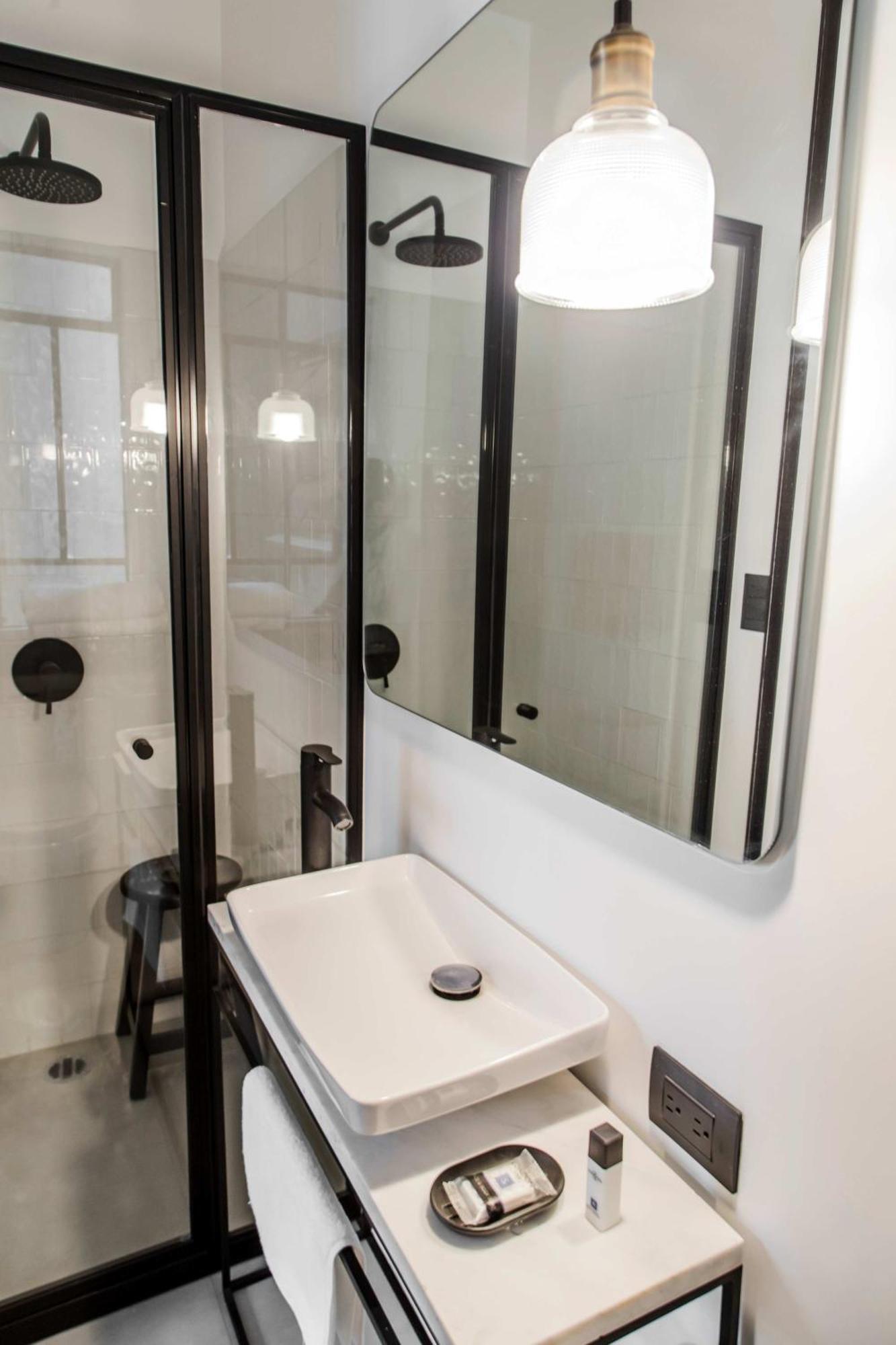 Inn Puerta Roja Con Excelente Ubicacion En La Condesa México DF