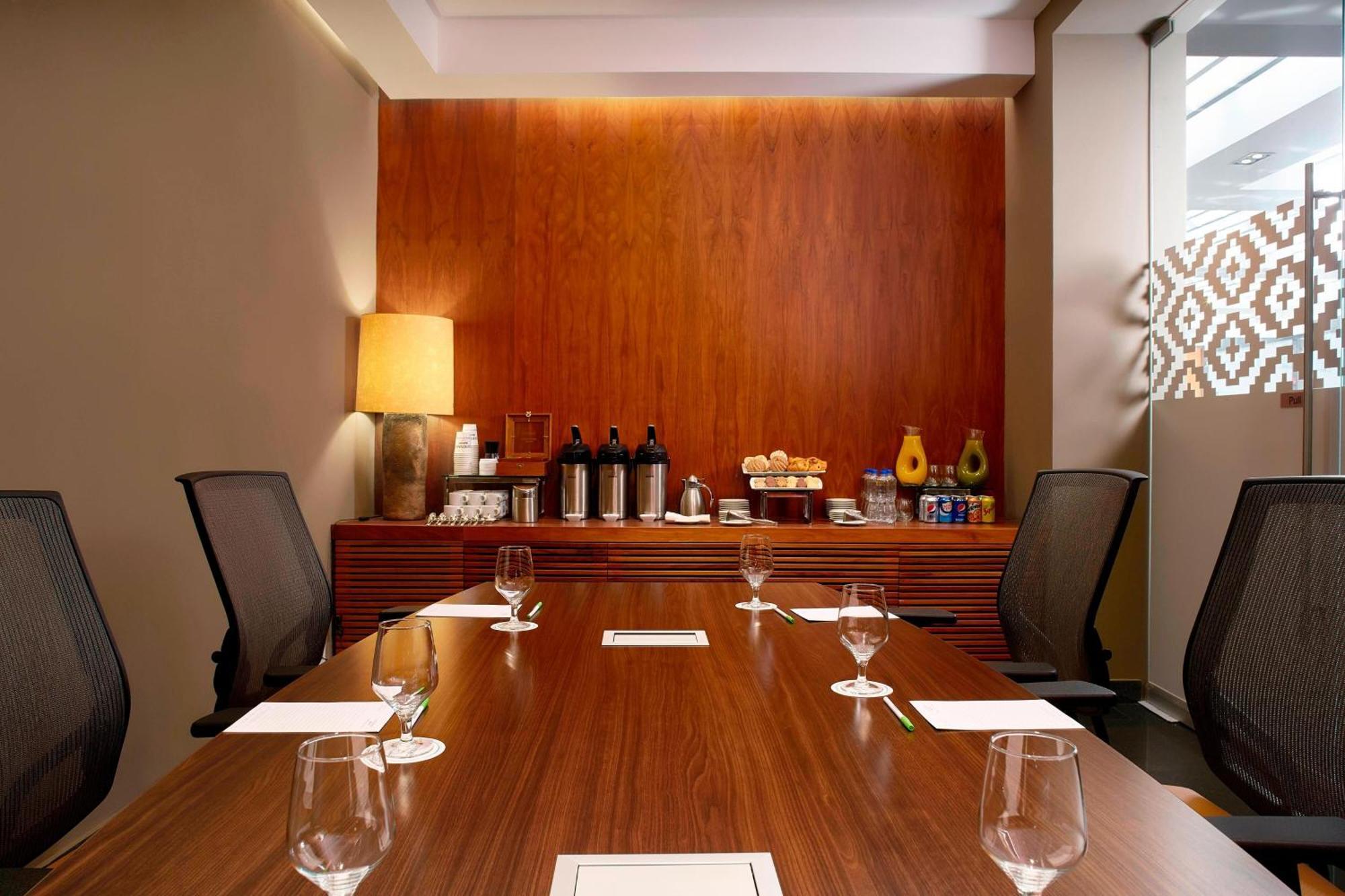 Courtyard By Marriott Mexico Airport Hotel