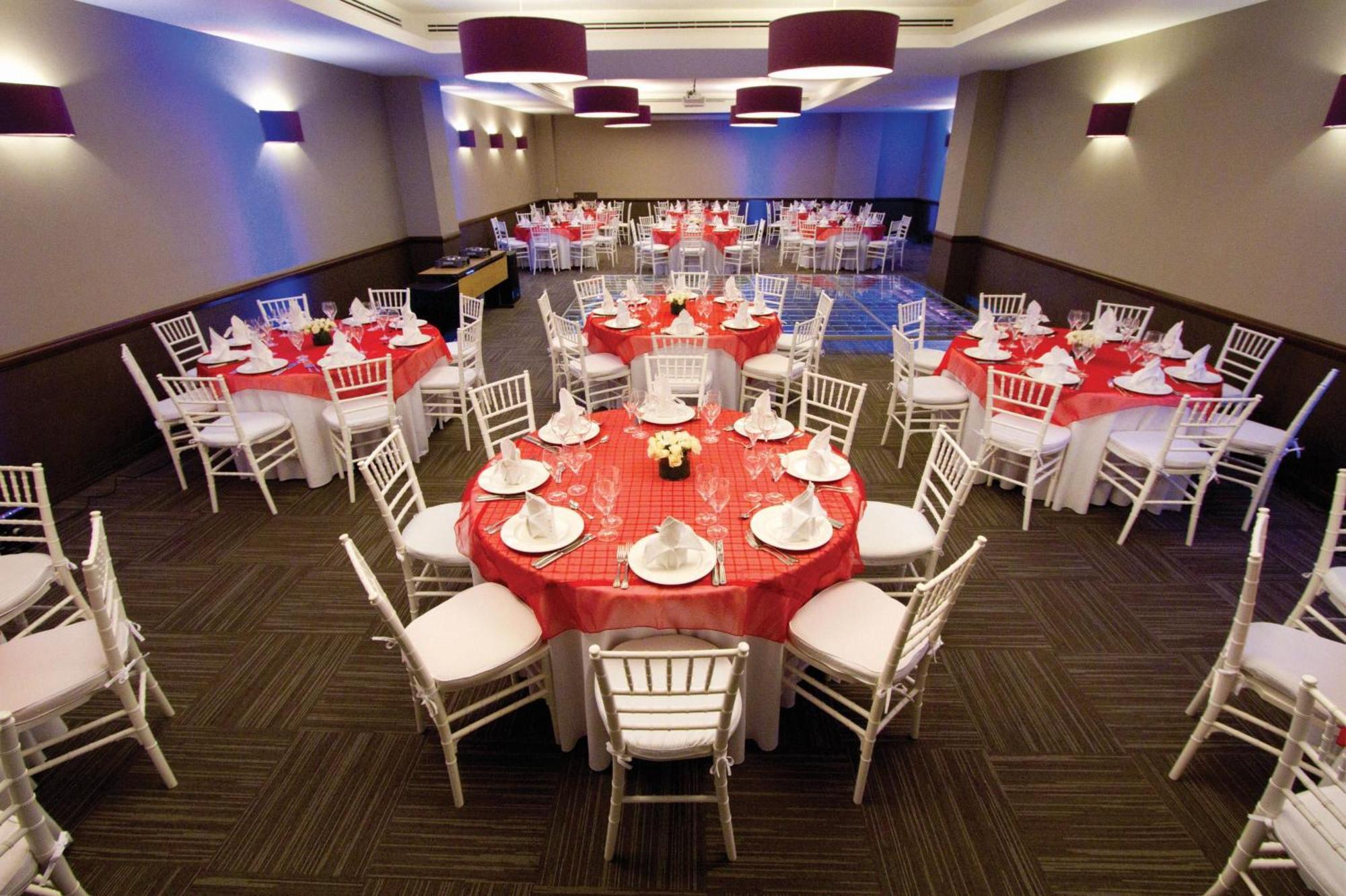 Hotel Courtyard By Marriott Mexico Airport 4*