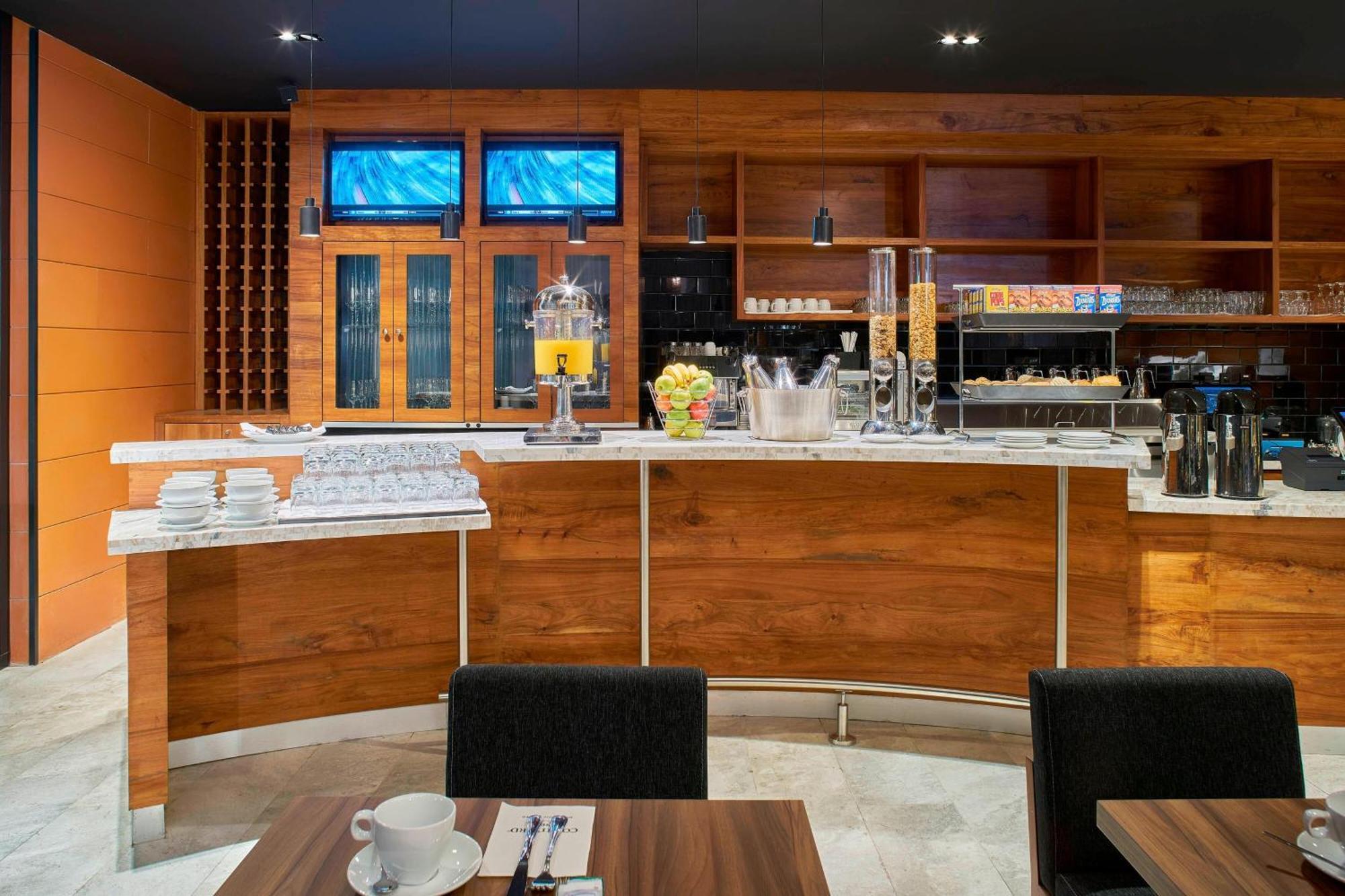Courtyard By Marriott Mexico Toreo