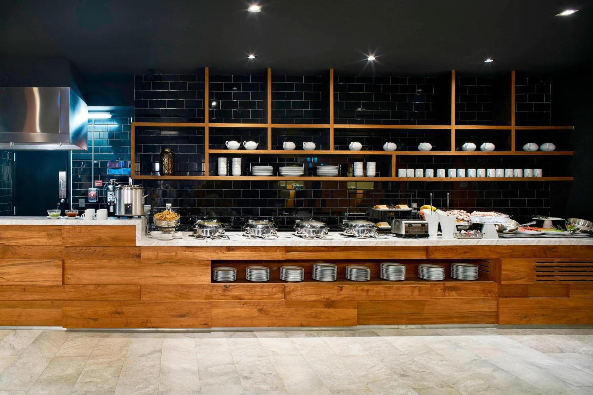 Courtyard By Marriott Mexico Toreo Hotel 4*