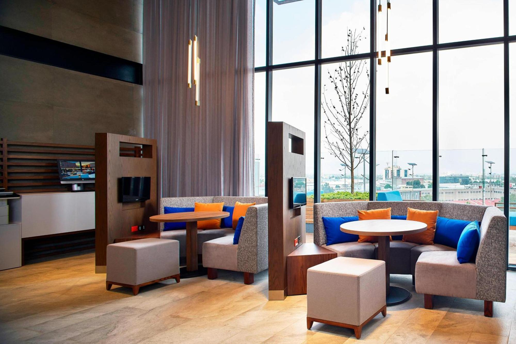 Courtyard By Marriott Mexico Toreo Hotel